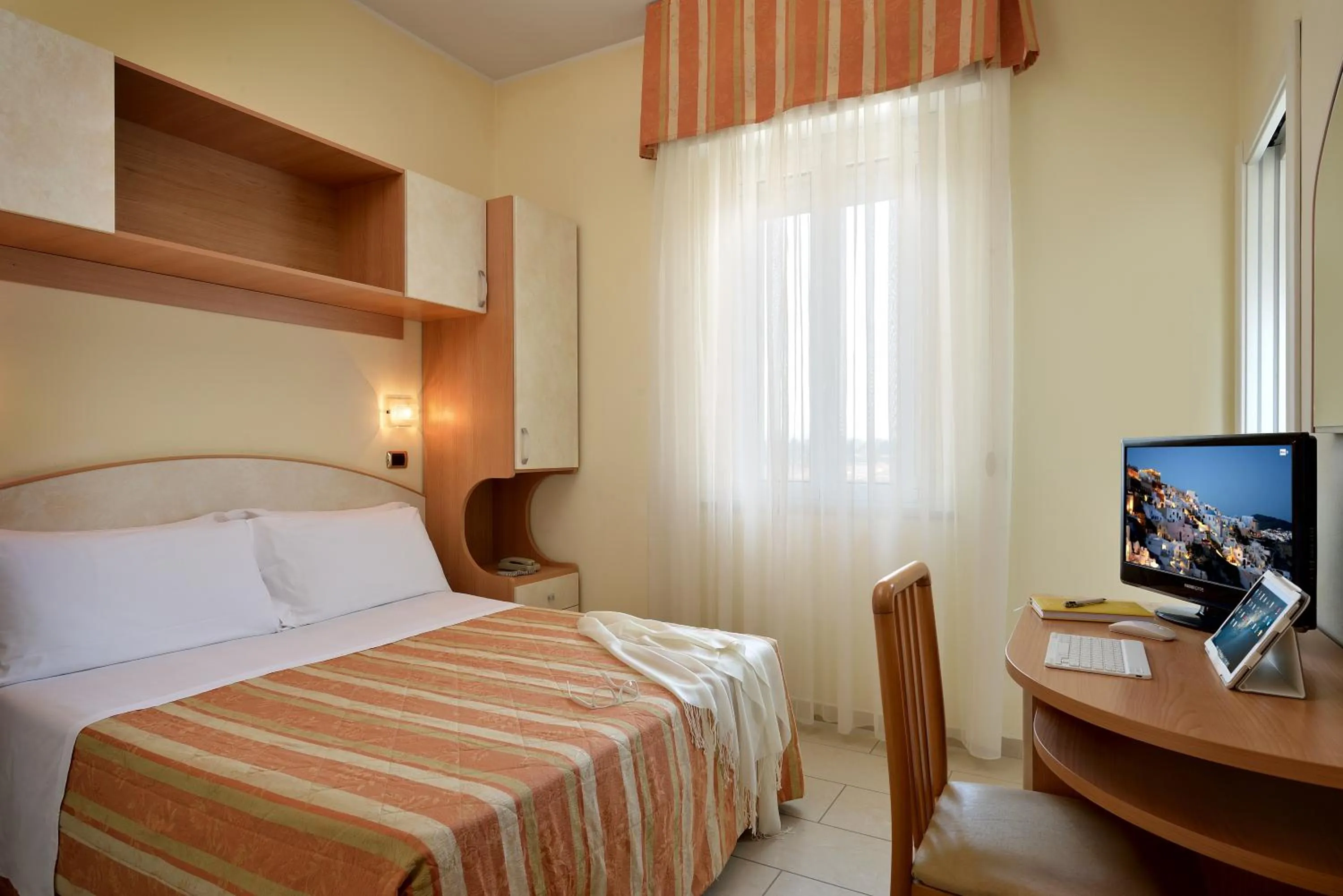 Bedroom, Bed in Hotel Elisir