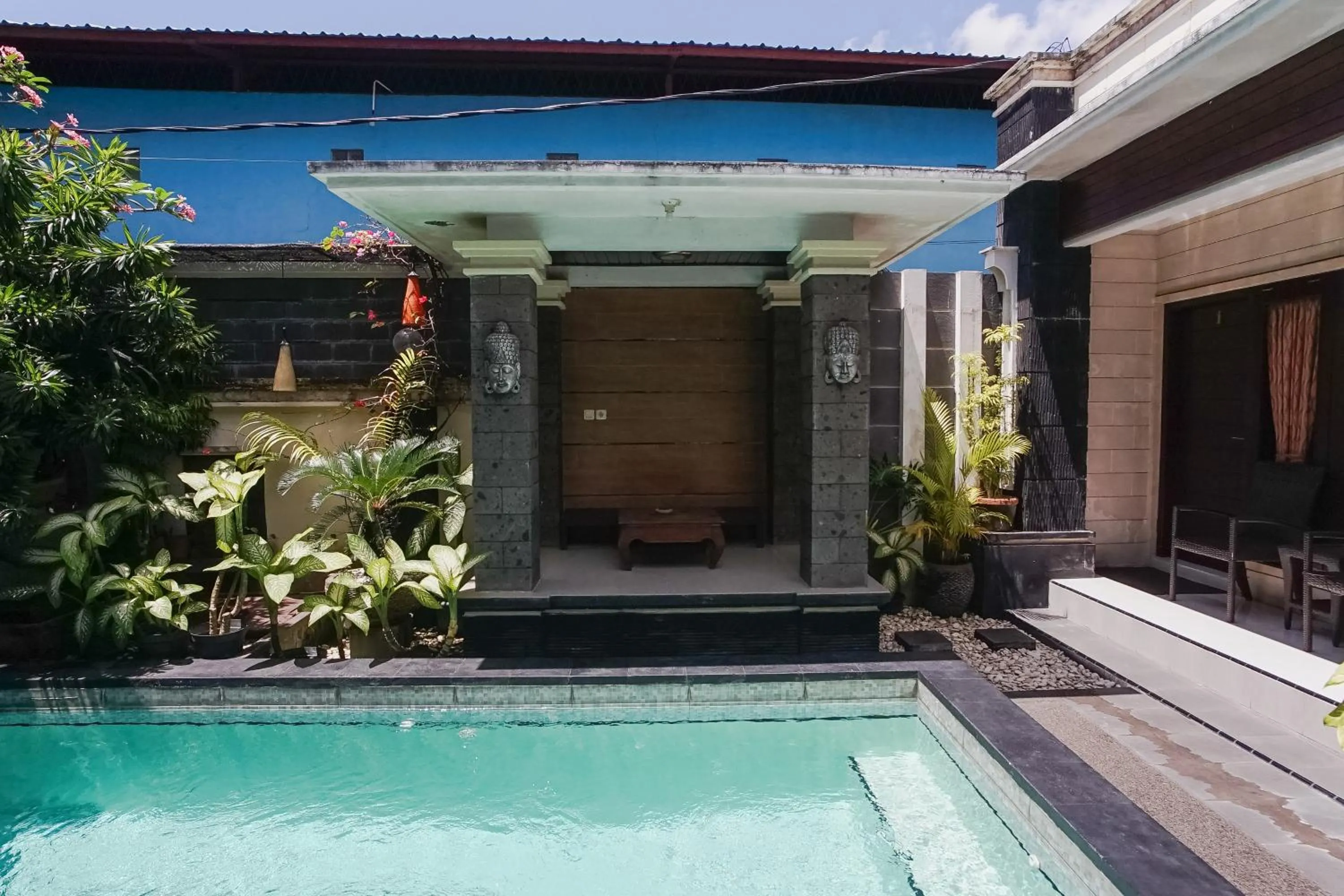 Swimming pool in DENAYS GUESTHOUSE JIMBARAN
