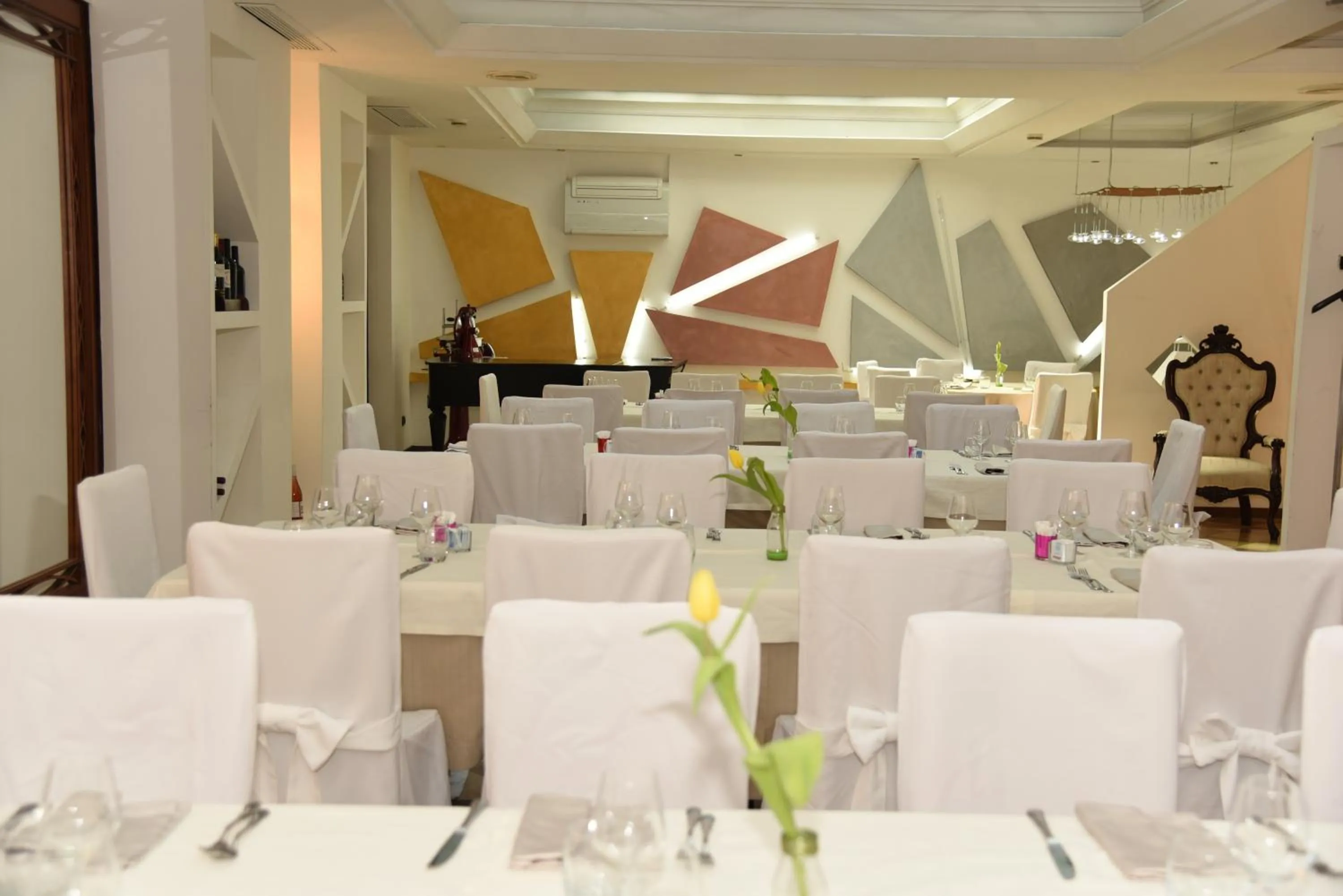 Restaurant/places to eat in Grand hotel irpinia & Family SPA