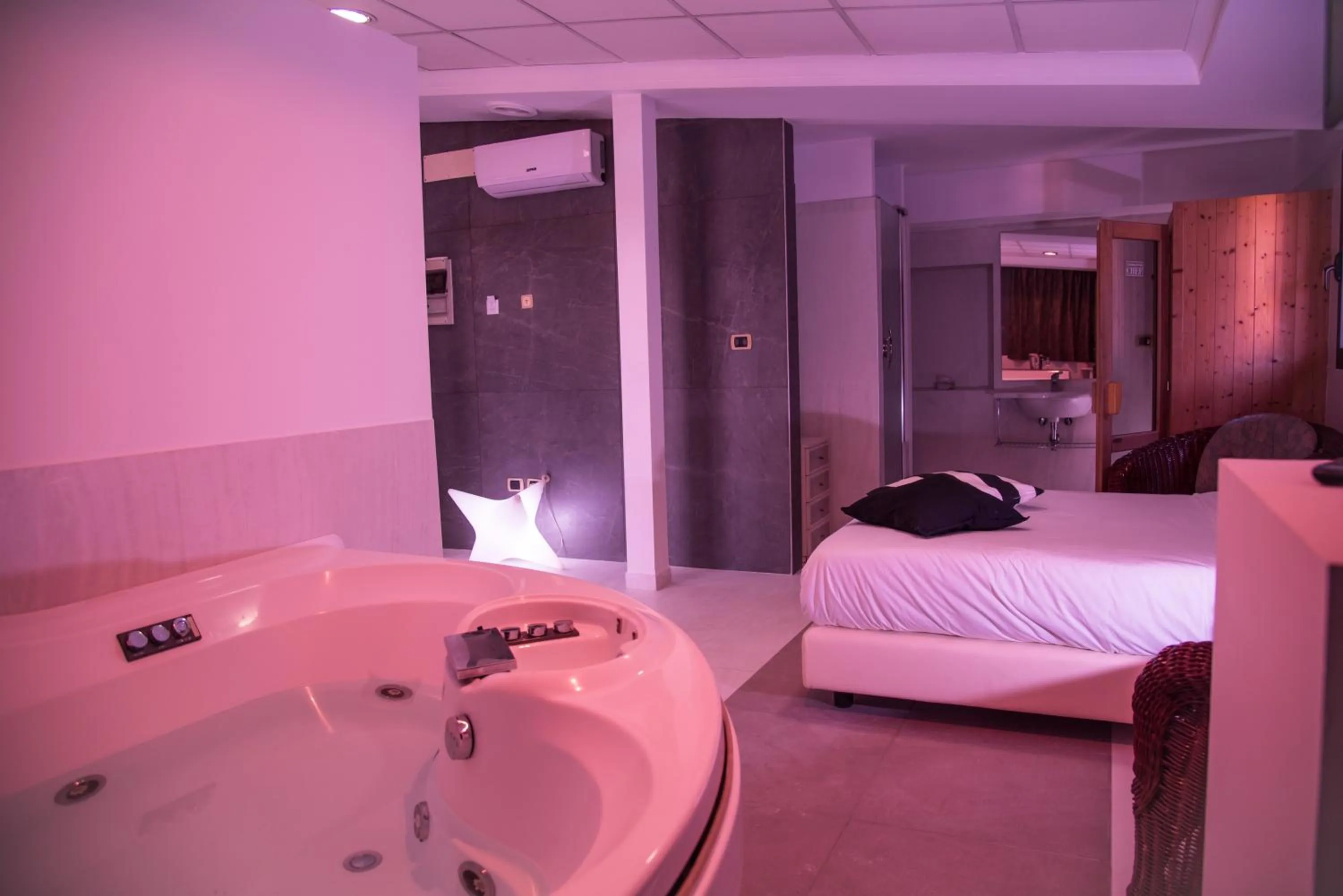 Bed in Grand hotel irpinia & Family SPA