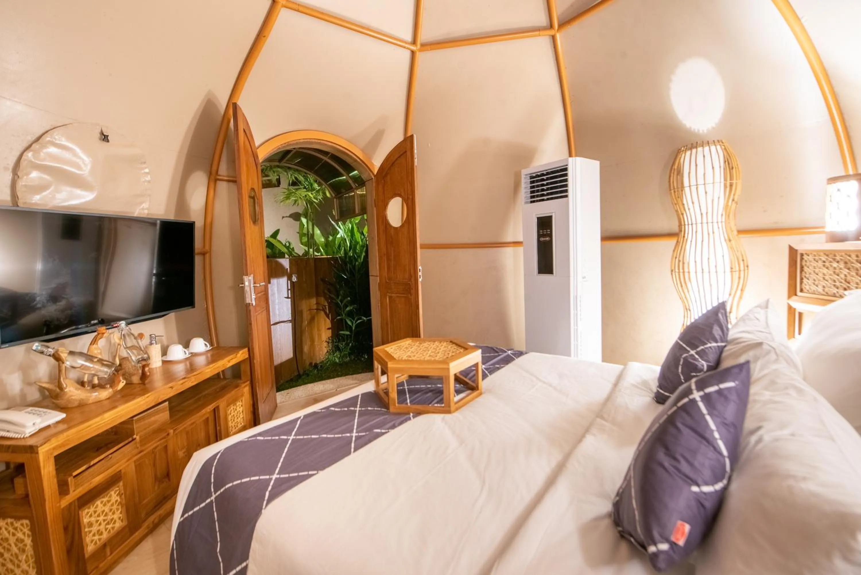 Coffee/tea facilities, Bed in Triyana Resort and Glamping