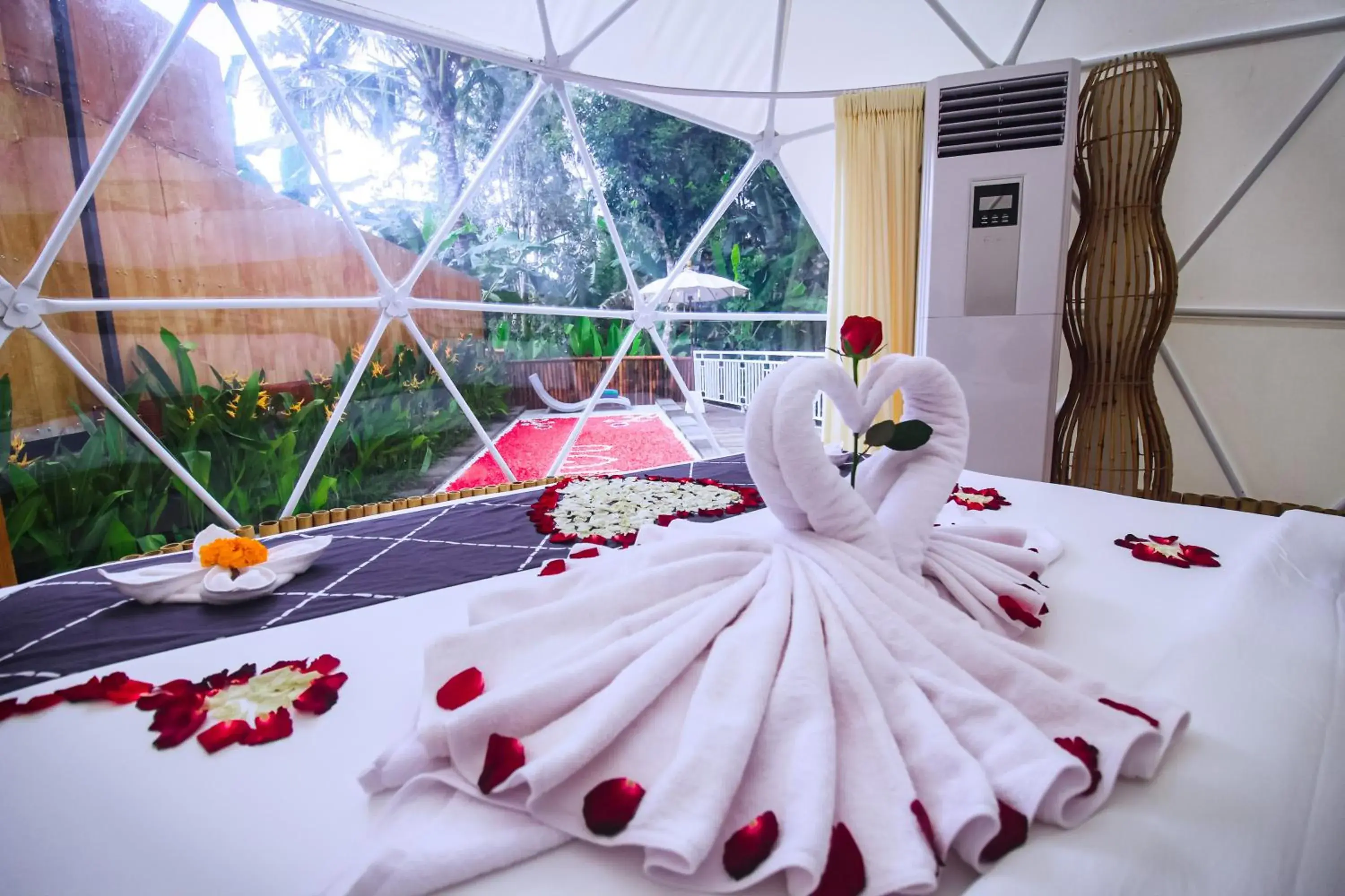 Luxury Glamping with Pool in Triyana Resort and Glamping Carangsari Luxury Glamping with Pool in Triyana Resort and Glamping Carangsari