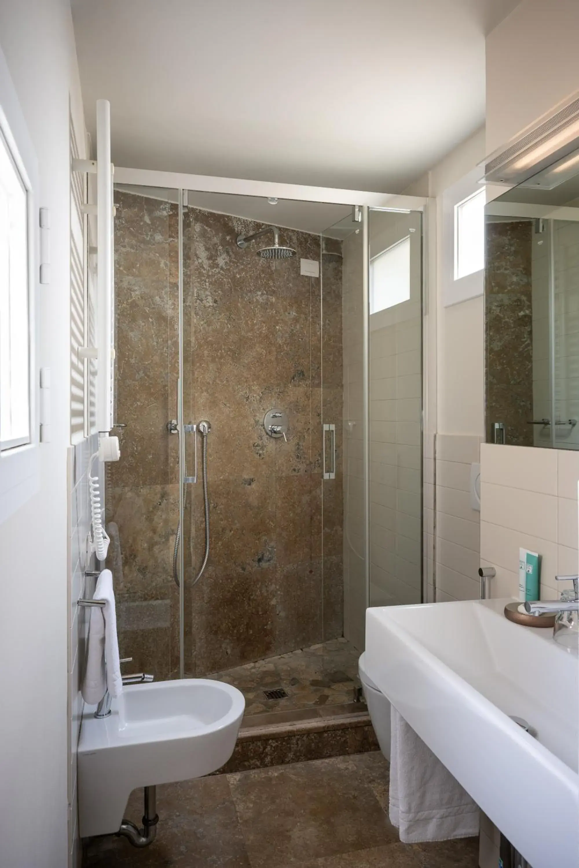 Shower in Relais Piazza Signoria Shower in Relais Piazza Signoria