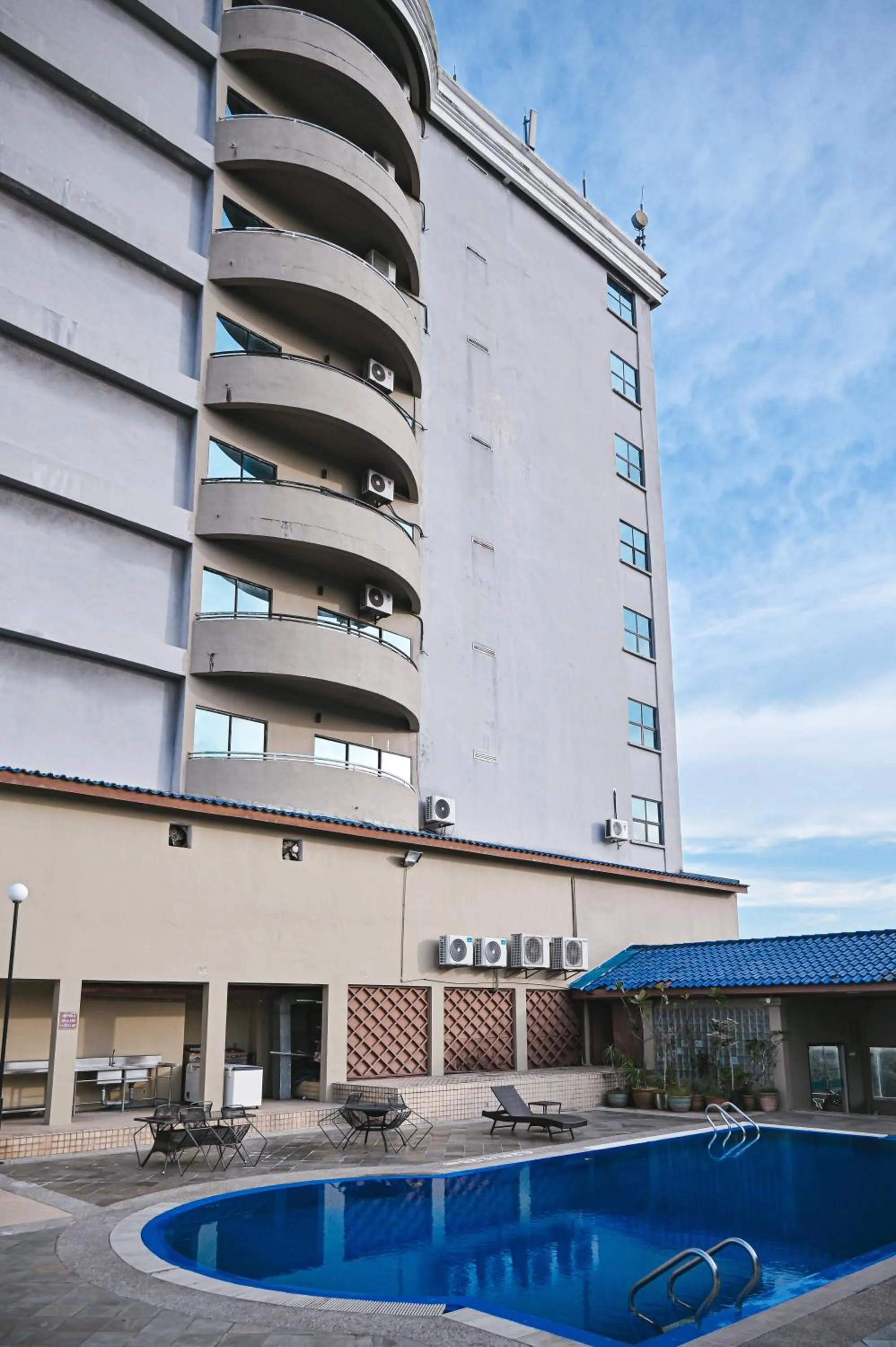Swimming pool in PRIME CITY HOTEL KLUANG