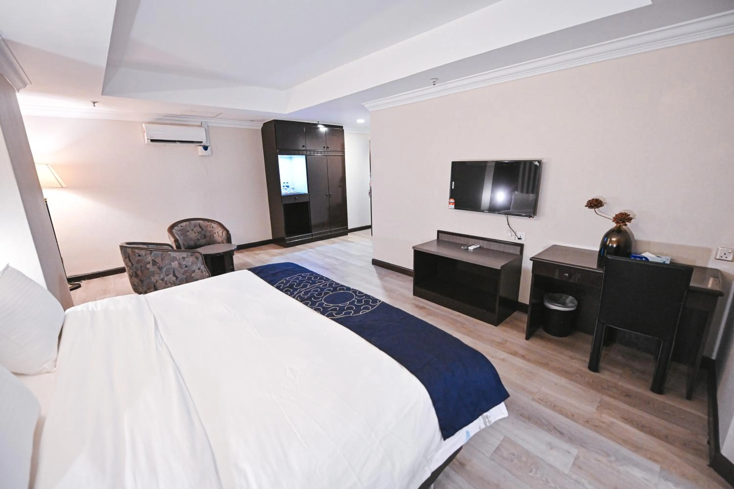 Bed in PRIME CITY HOTEL KLUANG