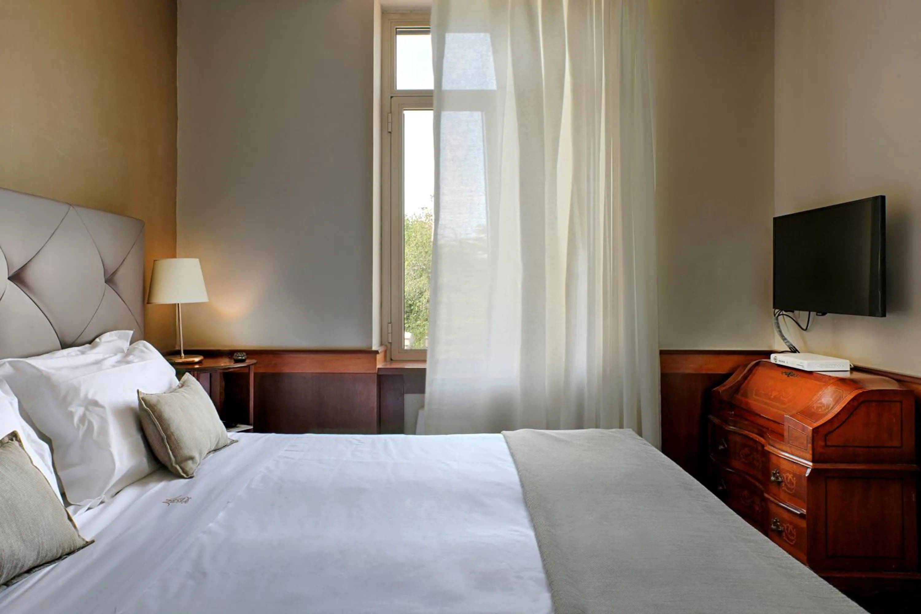 Photo of the whole room, Bed in Montespina Park Hotel