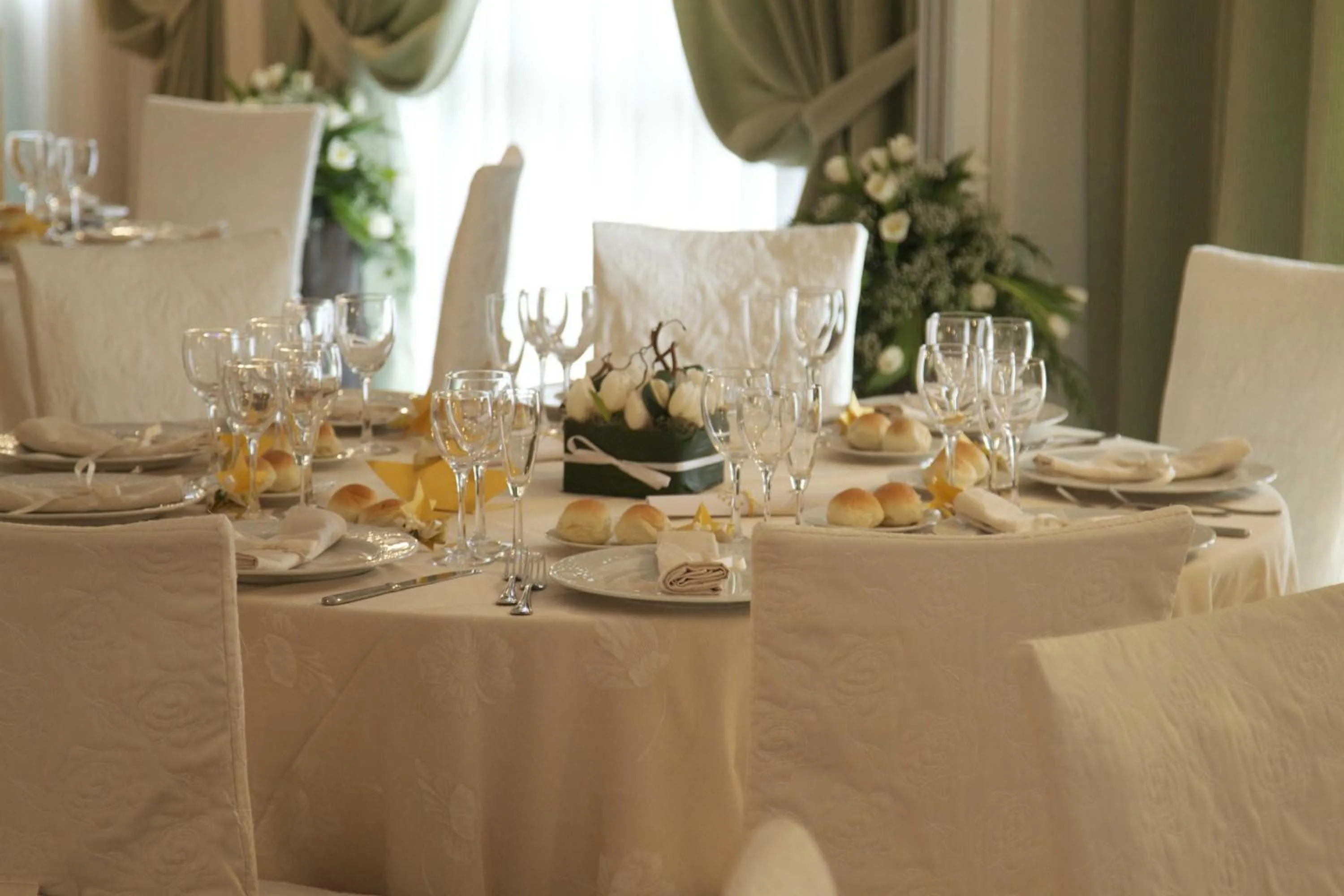 Restaurant/places to eat in Montespina Park Hotel