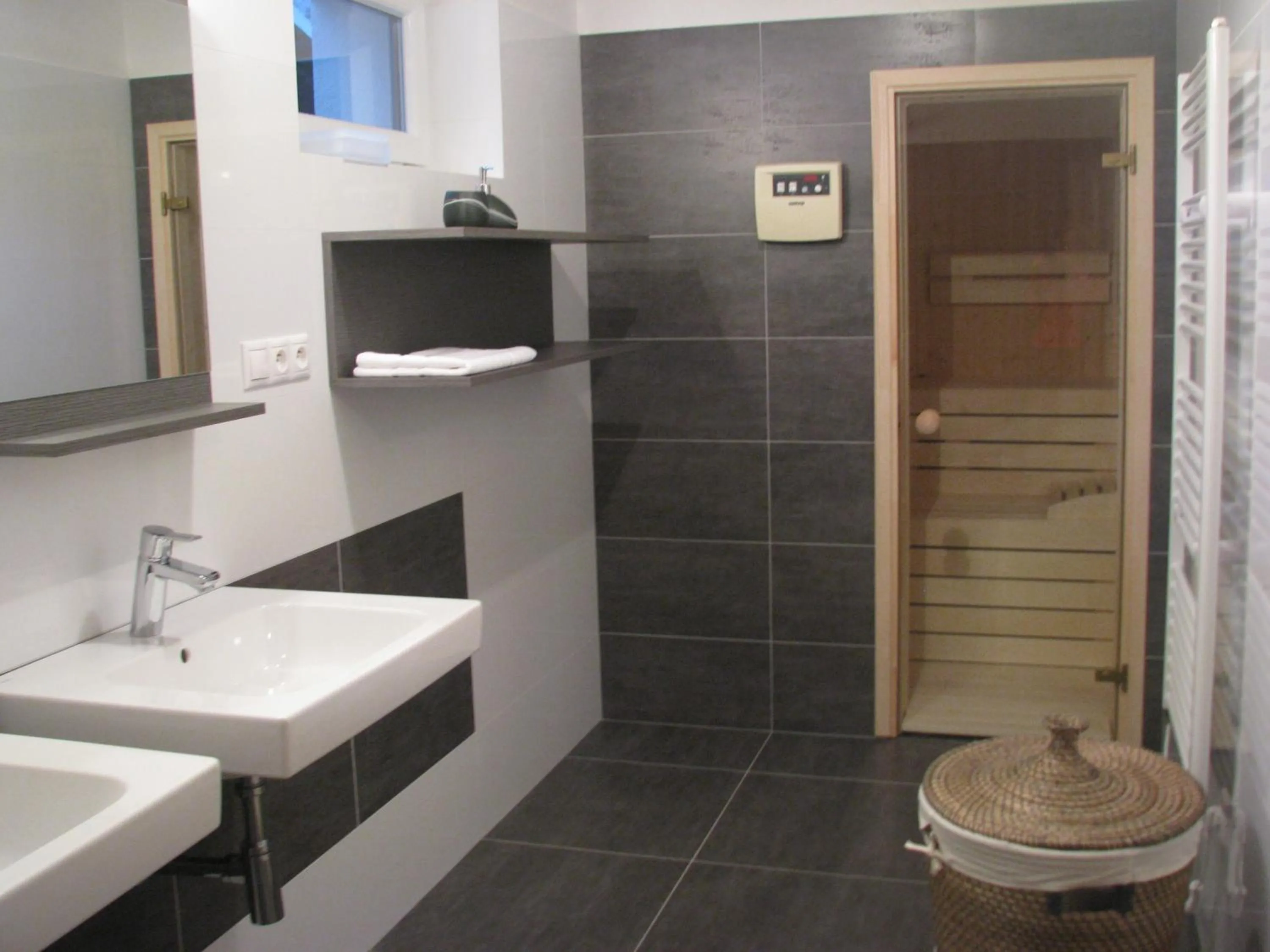 Deluxe Three-Bedroom Apartment with Terrace and free Hot Tub in Wellness Simply Relax - Chopok - privátna sauna, vírivka