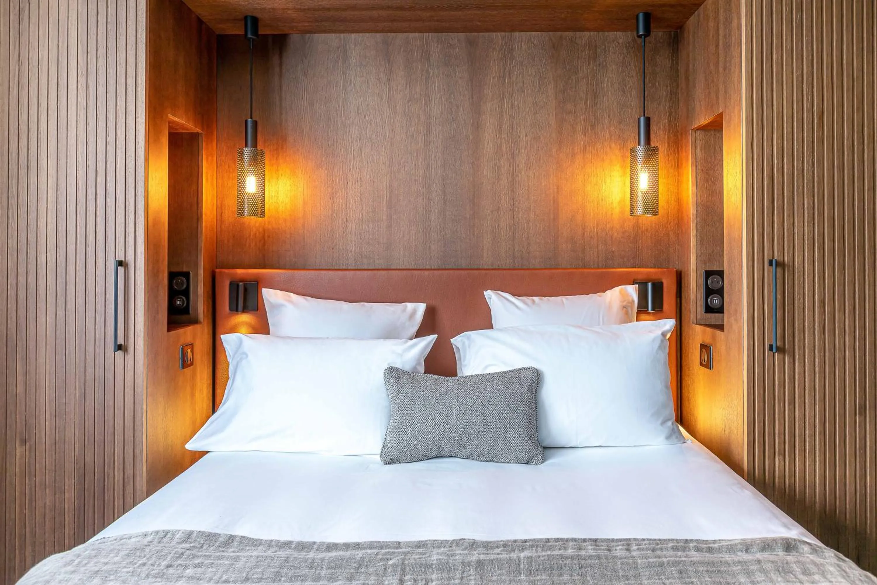 Bed in Le Bellune Paris