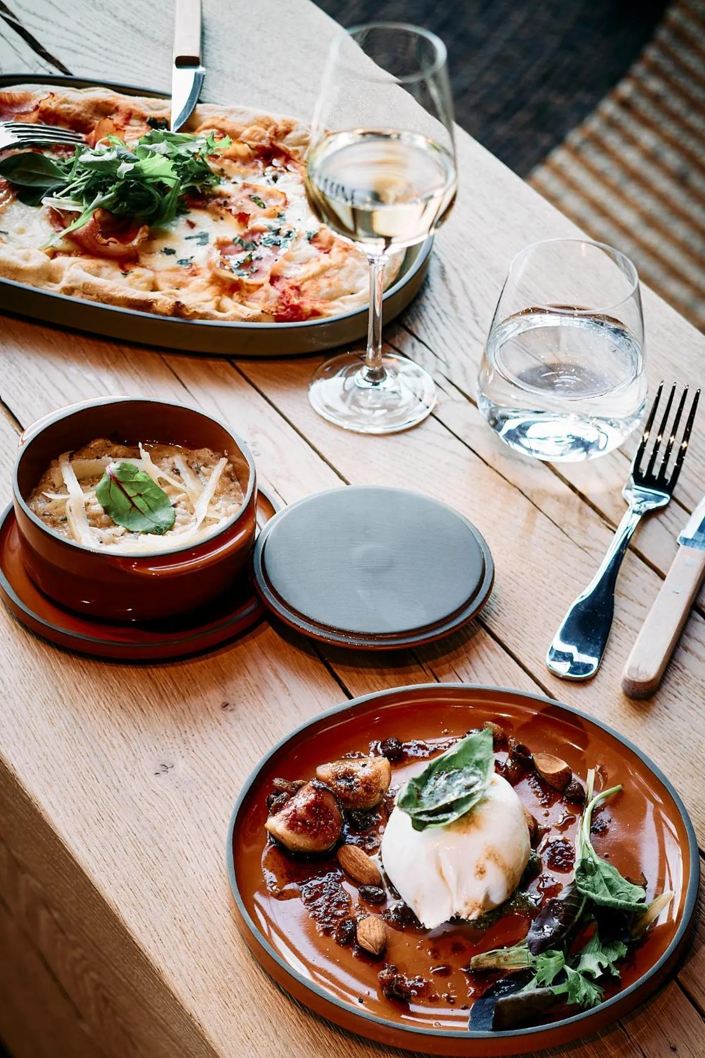 Food and drinks in Le Bellune Paris