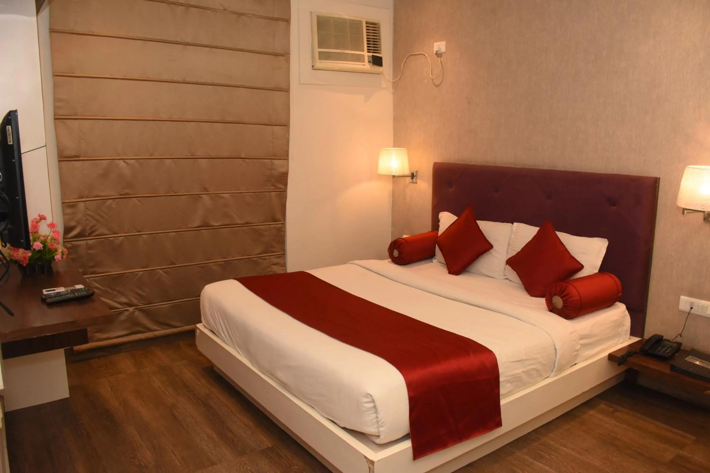 Bed in Hotel Gurveer Royal