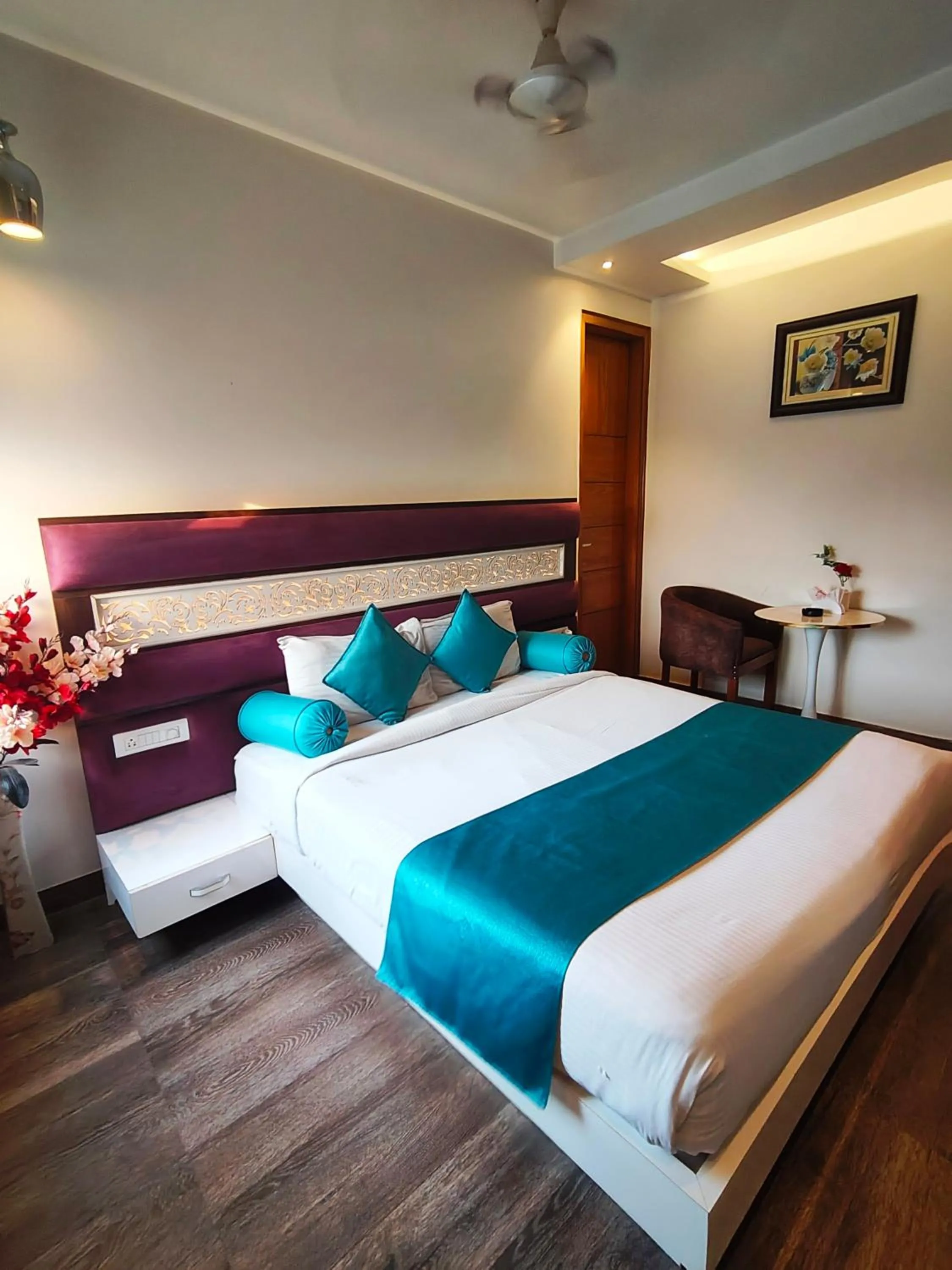Bed in Hotel Gurveer Royal