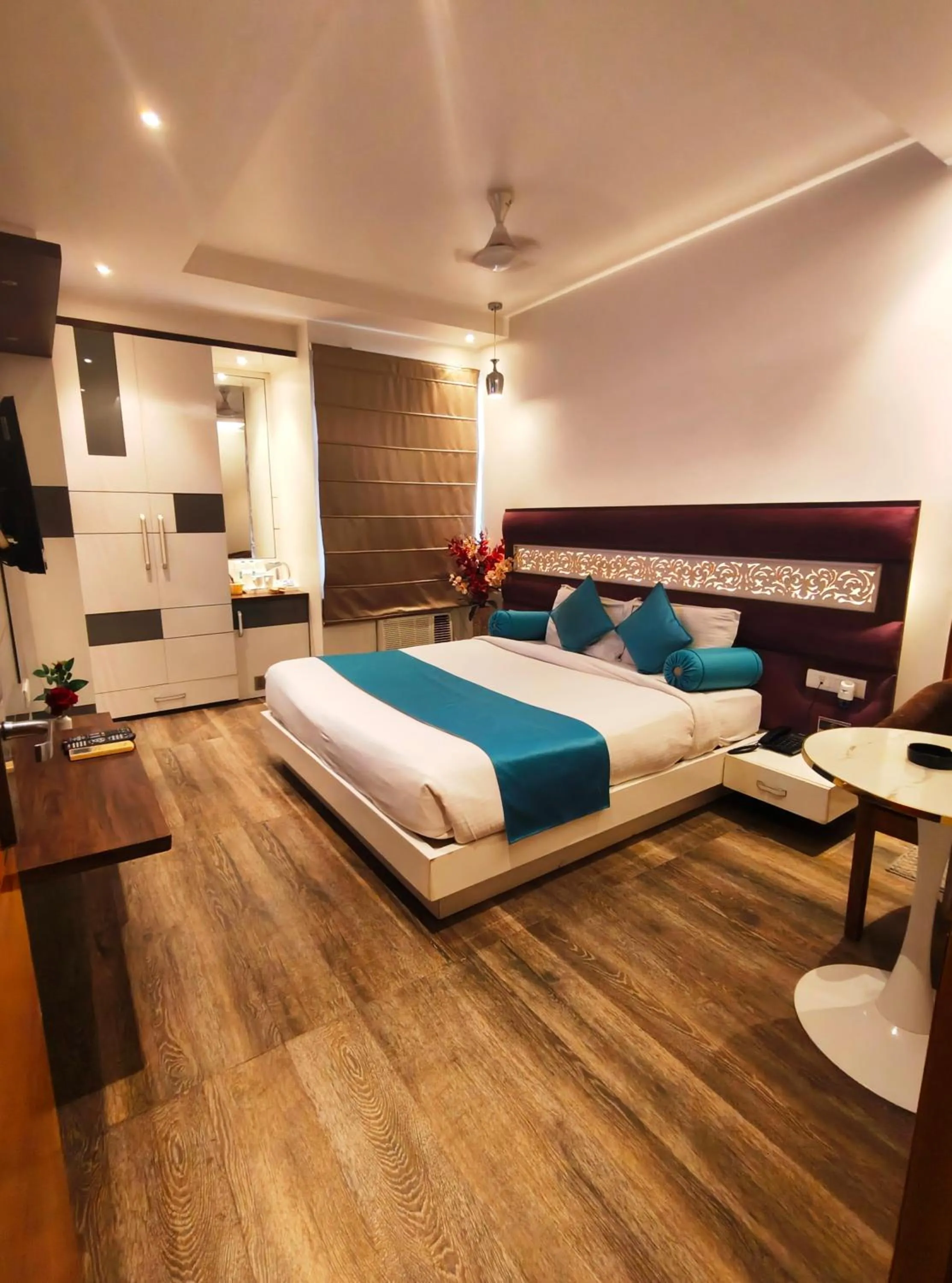 Bed in Hotel Gurveer Royal