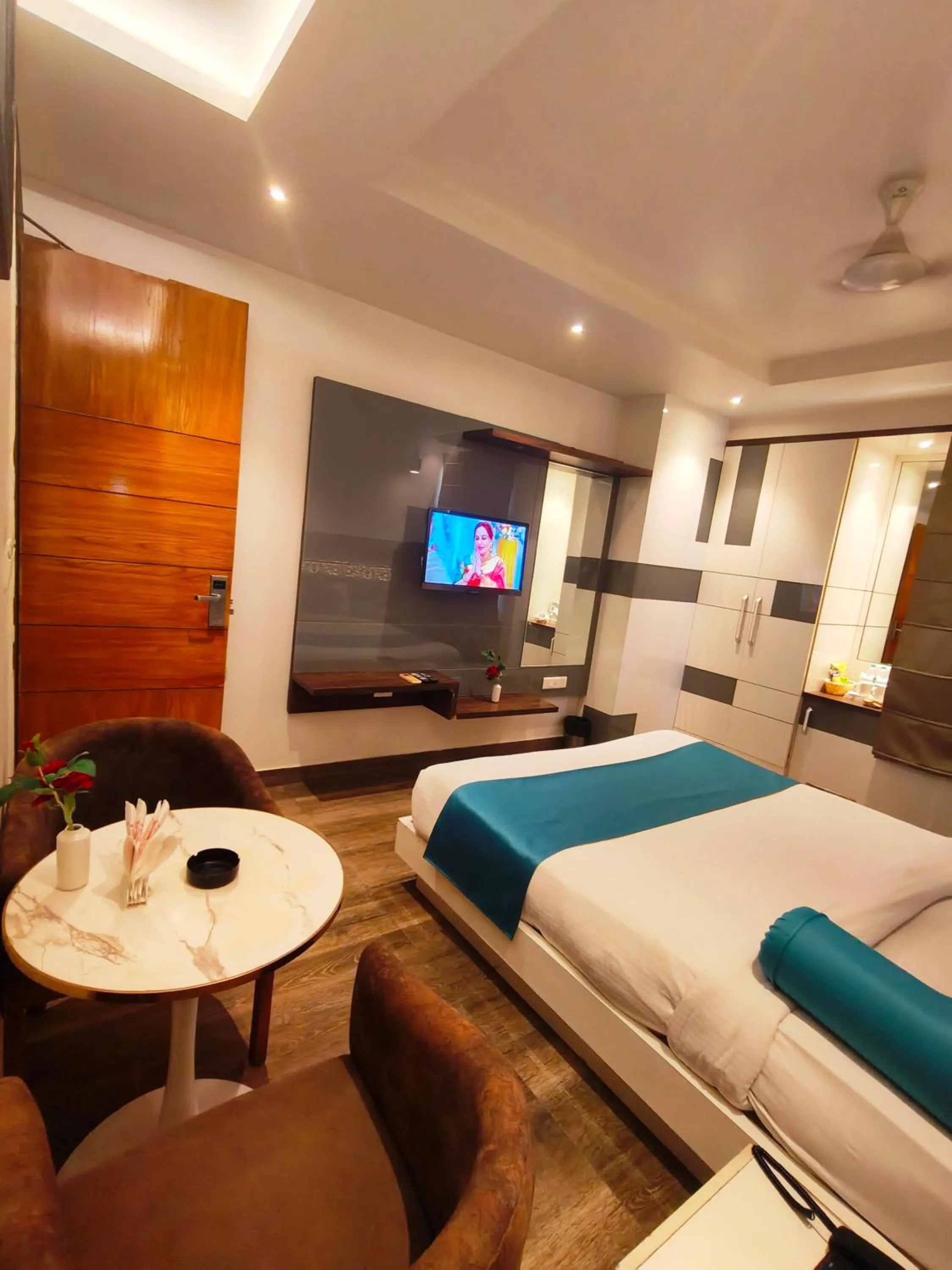 Bed in Hotel Gurveer Royal