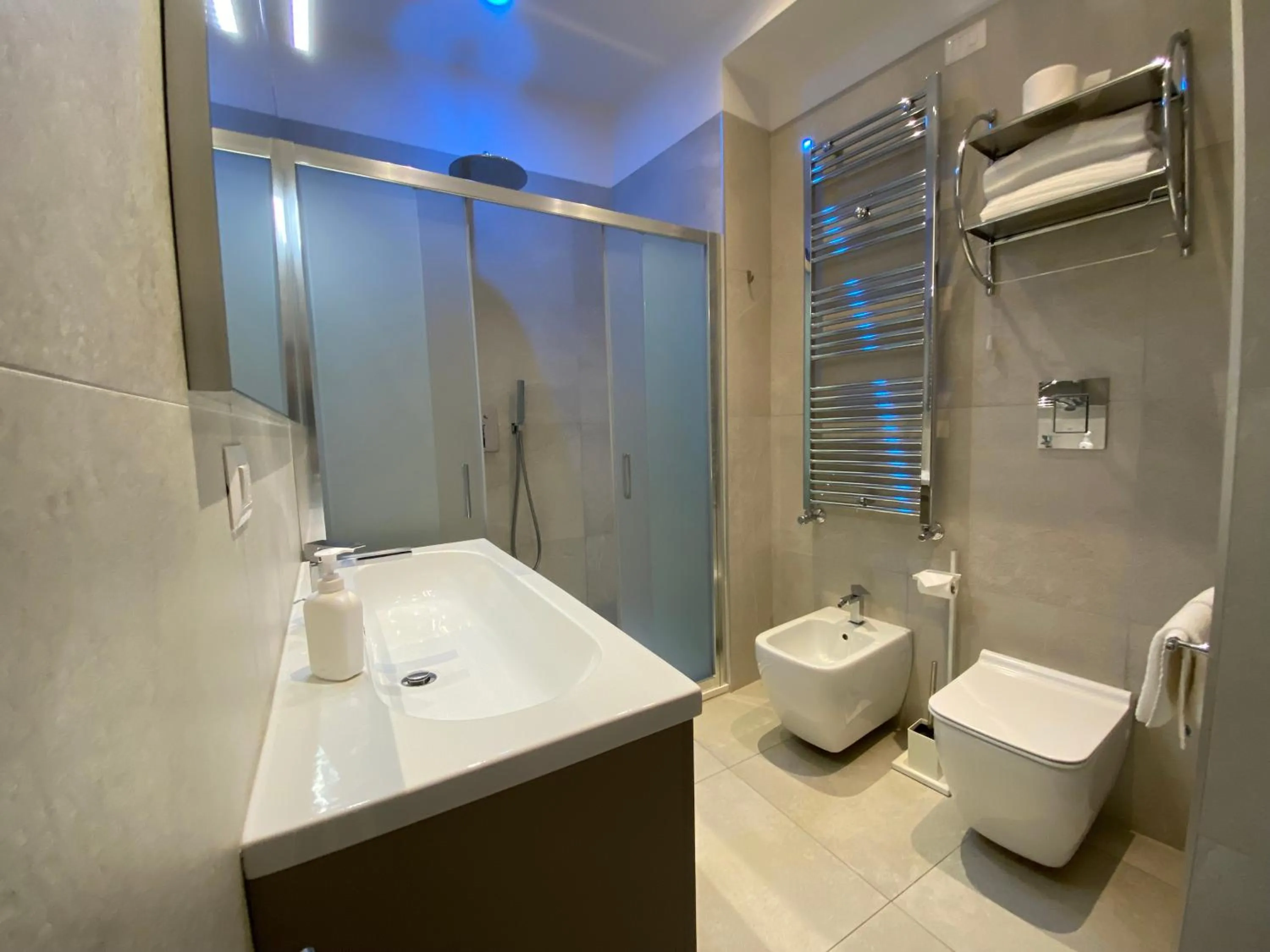 Shower in Residenze Romano Ristorante & SPA albergo diffuso - WHITE