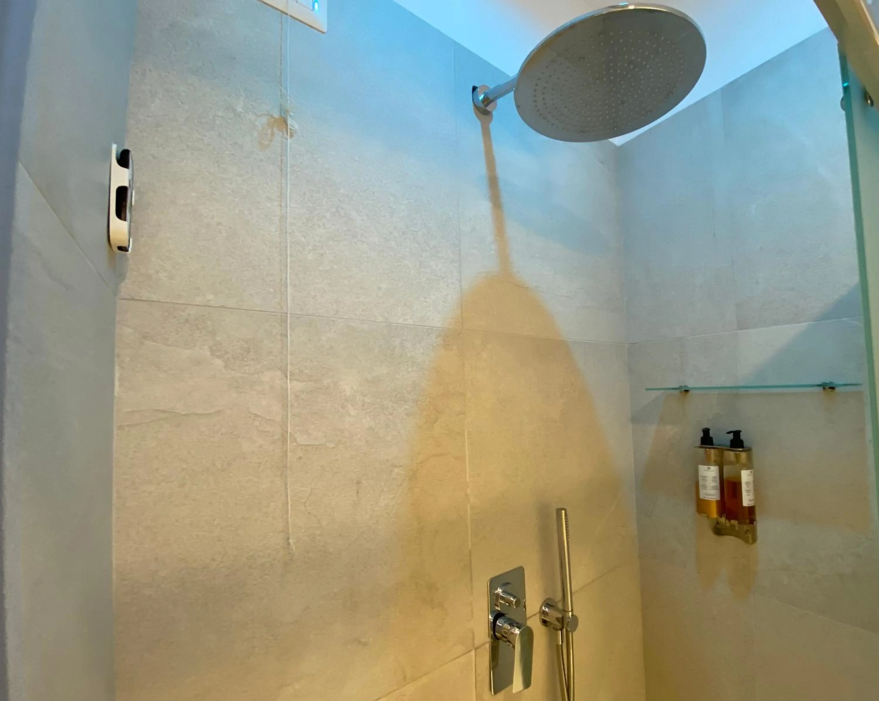 Shower in Residenze Romano Ristorante & SPA albergo diffuso - WHITE