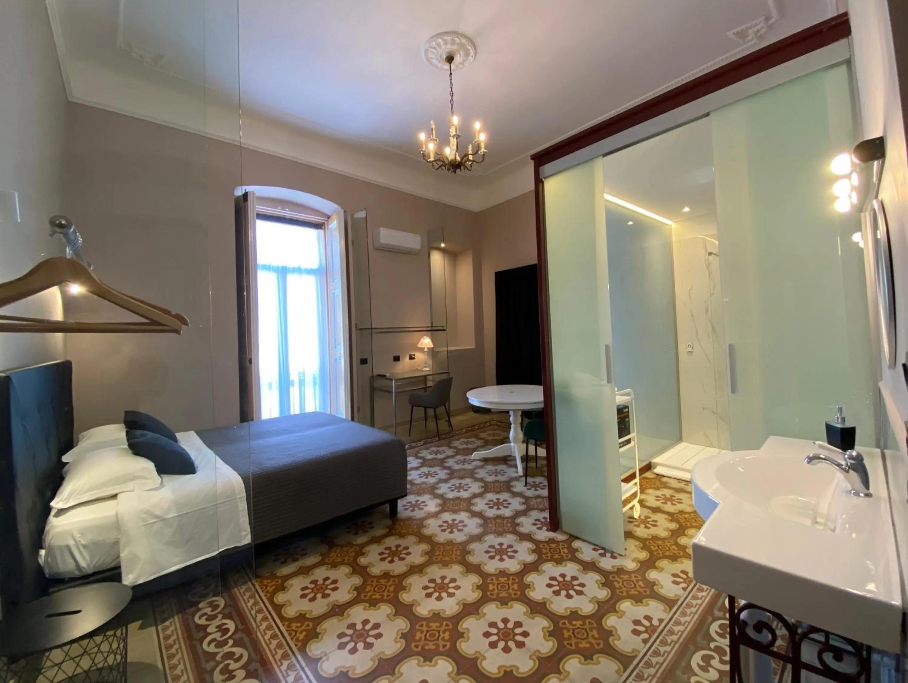 Bathroom, Bed in Residenze Romano Ristorante & Spa - albergo diffuso - RED