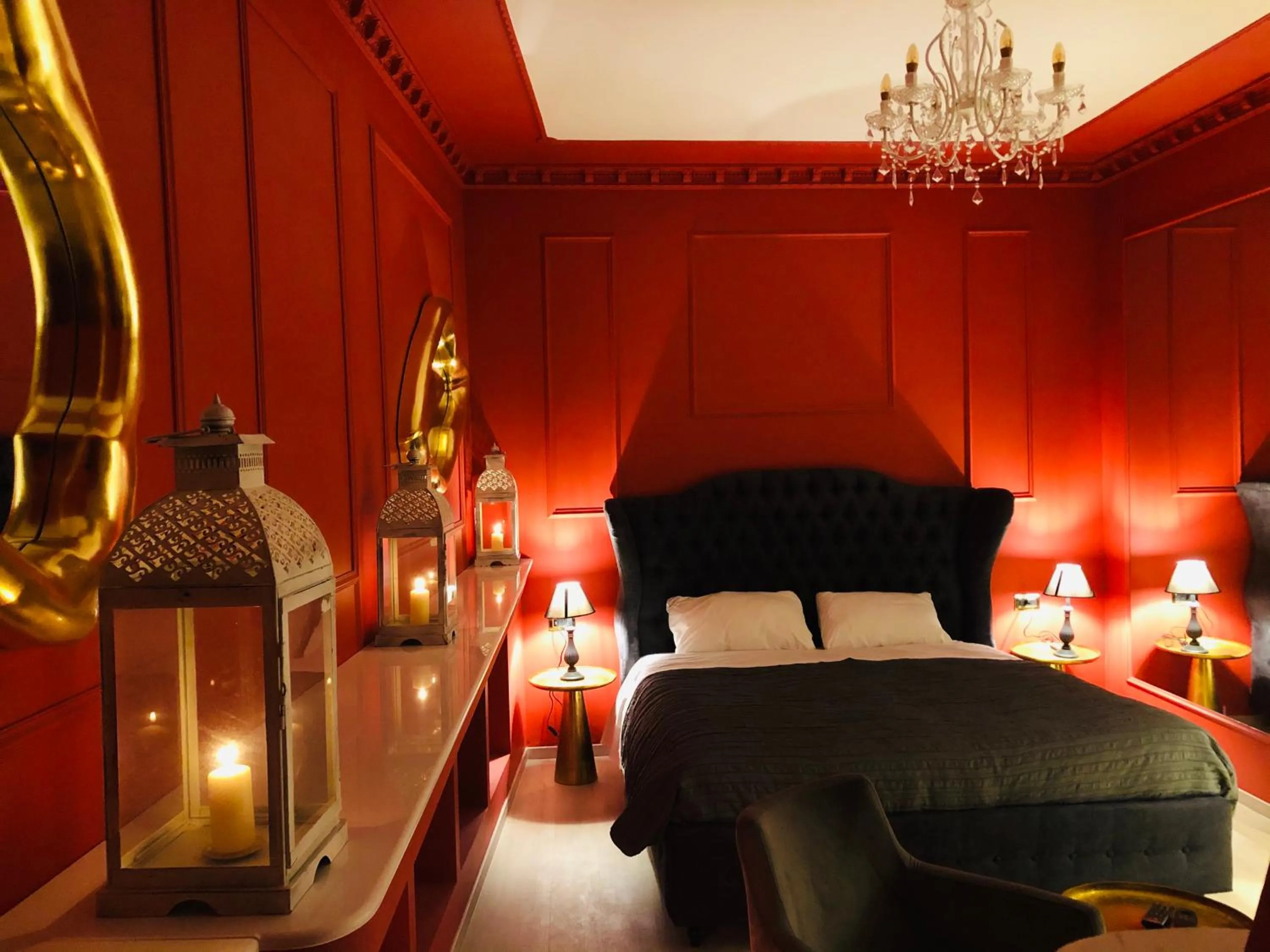Bed in Residenze Romano Ristorante & Spa - albergo diffuso - RED