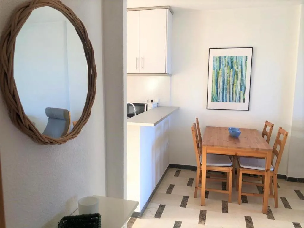 Dining area in Acogedor apartamento frente al mar con piscina