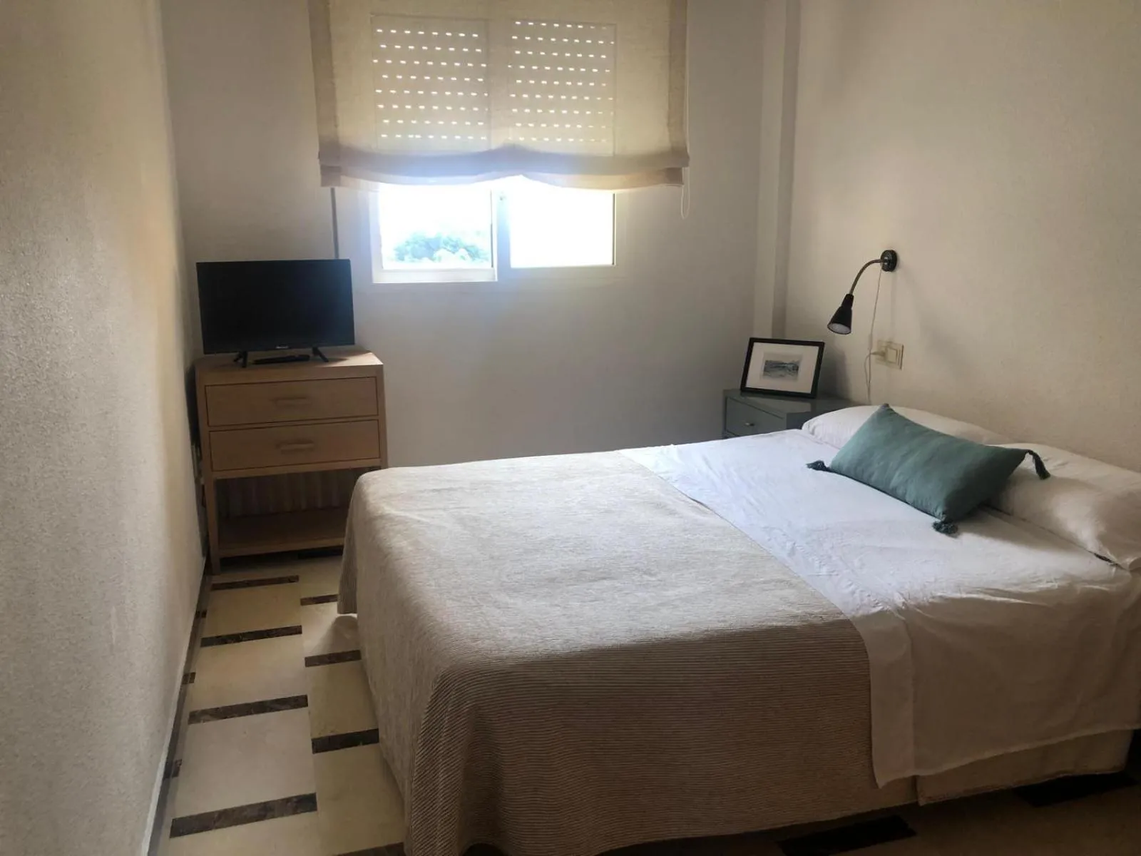 Bedroom, Bed in Acogedor apartamento frente al mar con piscina