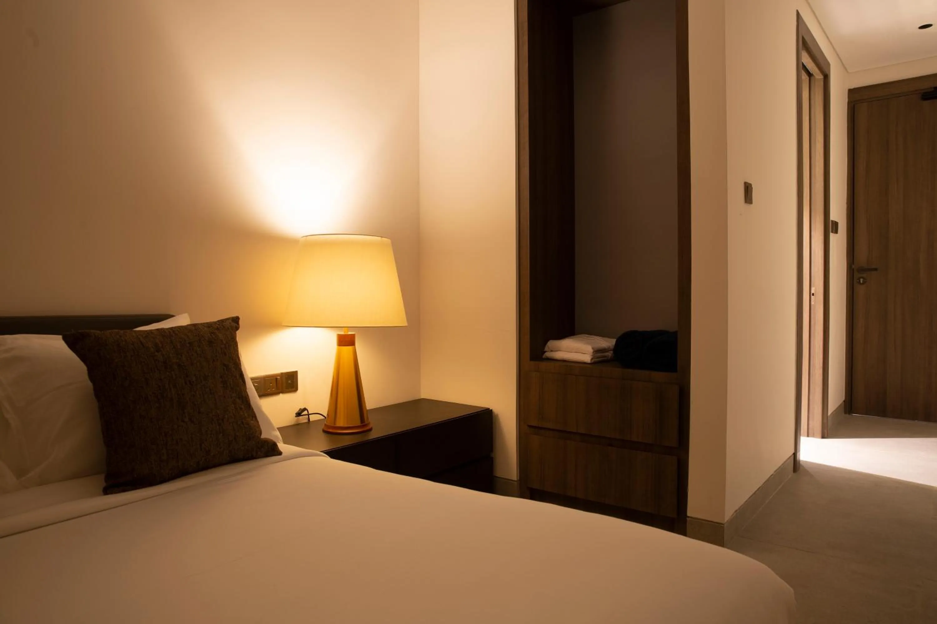 Bedroom, Bed in Crystal Sands Hikkaduwa