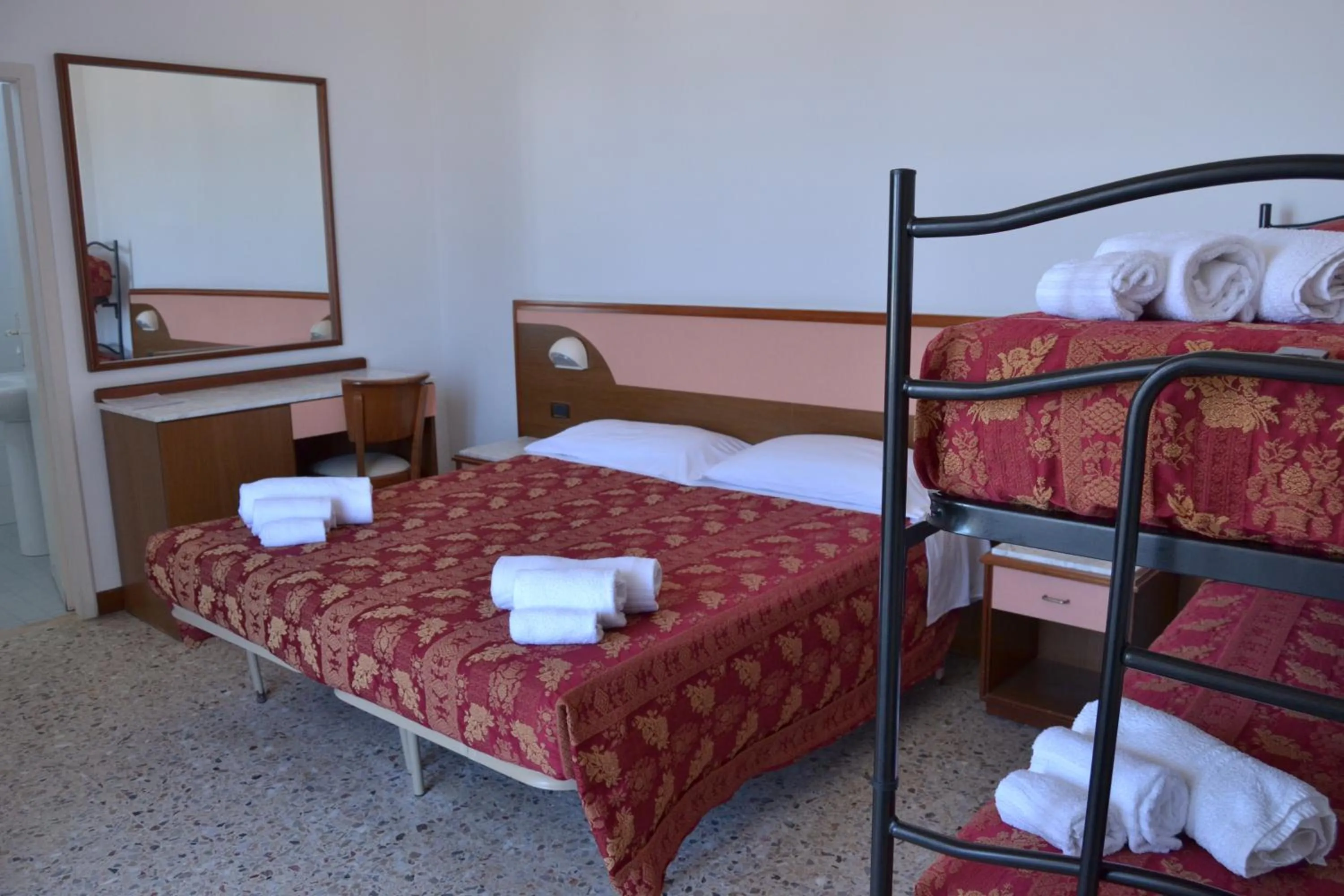 Bedroom, Bed in Hotel Artide