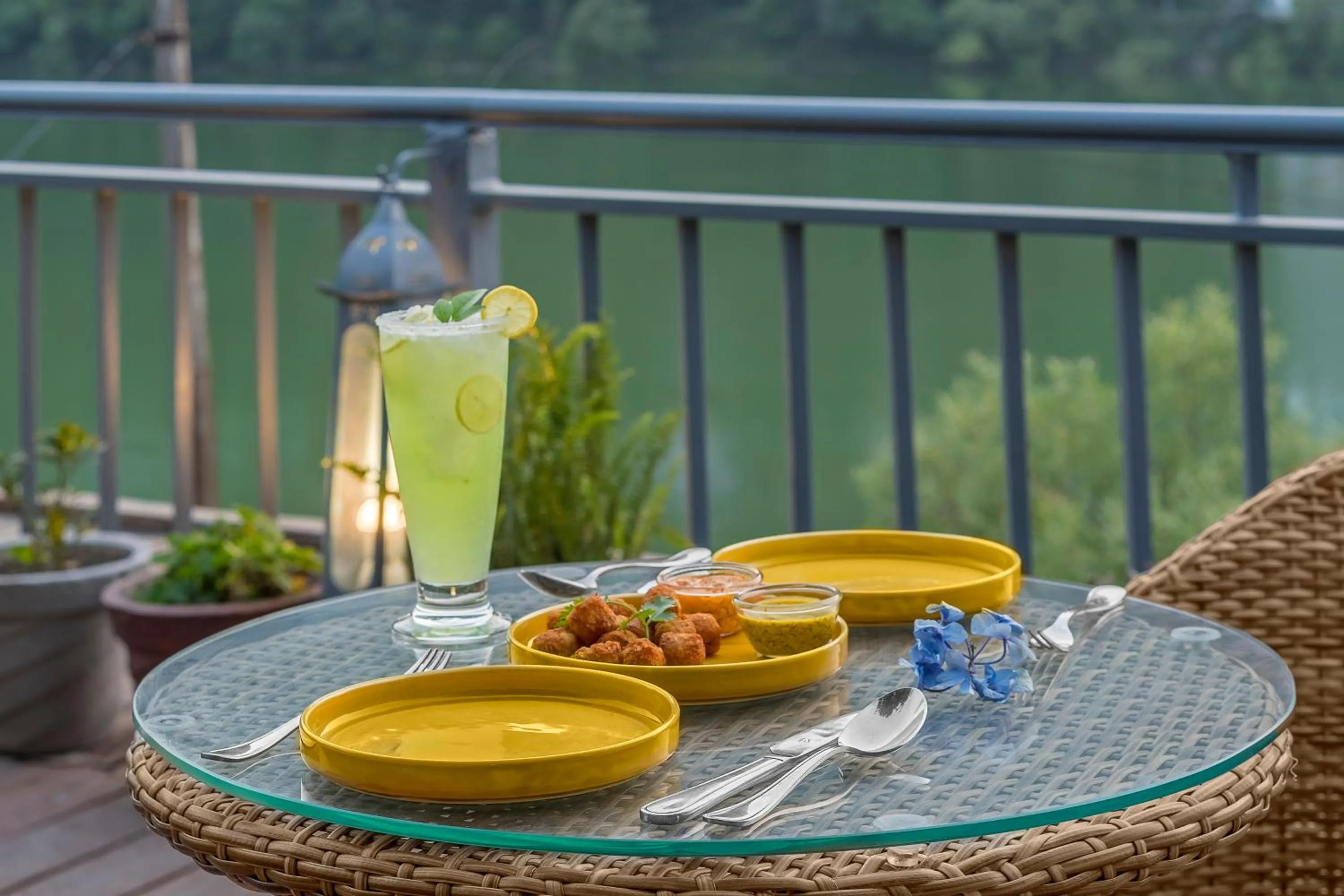 Food and drinks in The Fishermen's Lodge by Leisure Hotels