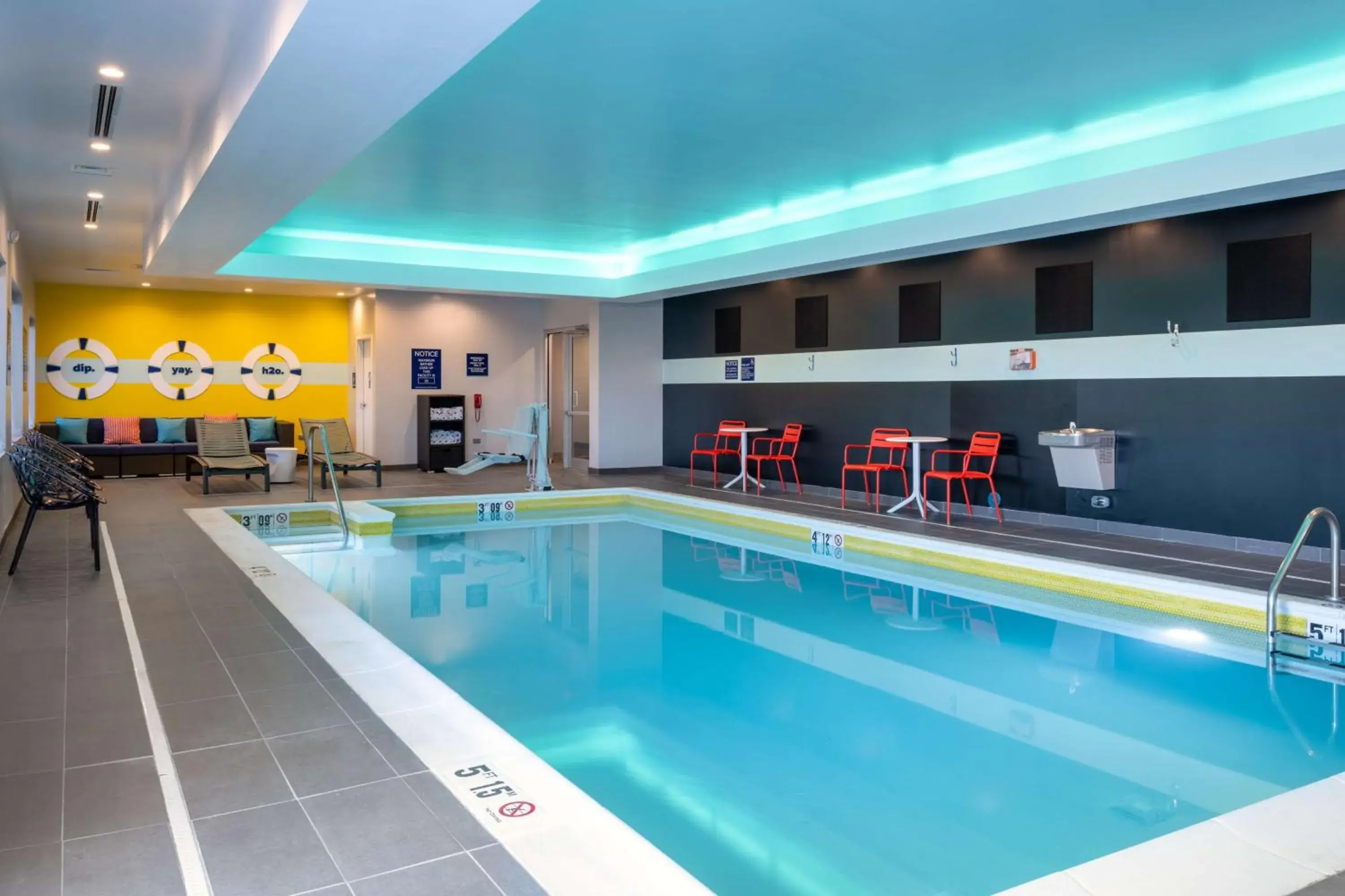 Pool view in Tru By Hilton Naperville Chicago Pool view in Tru By Hilton Naperville Chicago