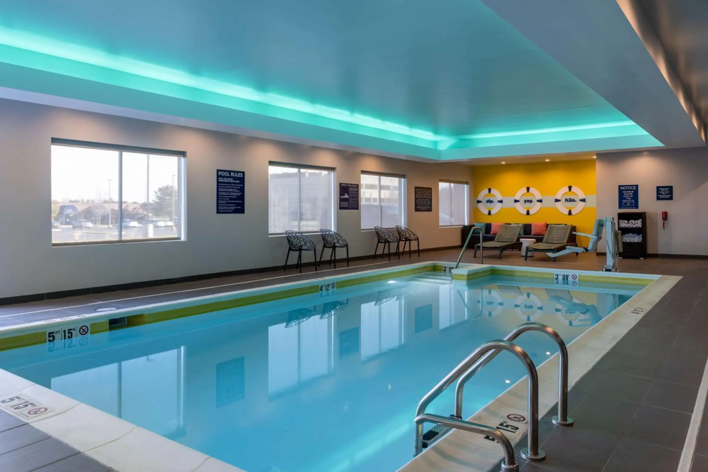 Pool view in Tru By Hilton Naperville Chicago Pool view in Tru By Hilton Naperville Chicago