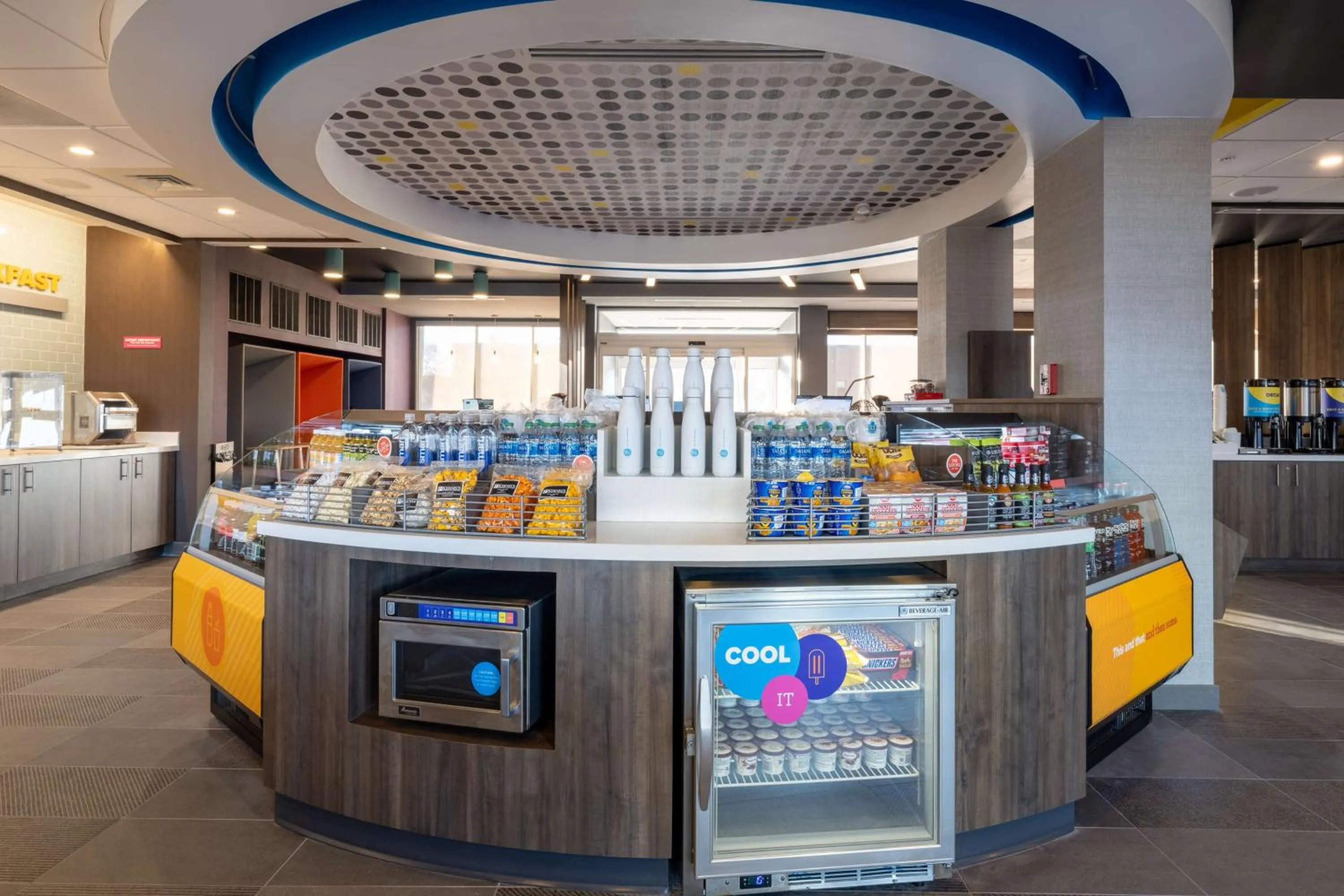 Restaurant/places to eat in Tru By Hilton Naperville Chicago