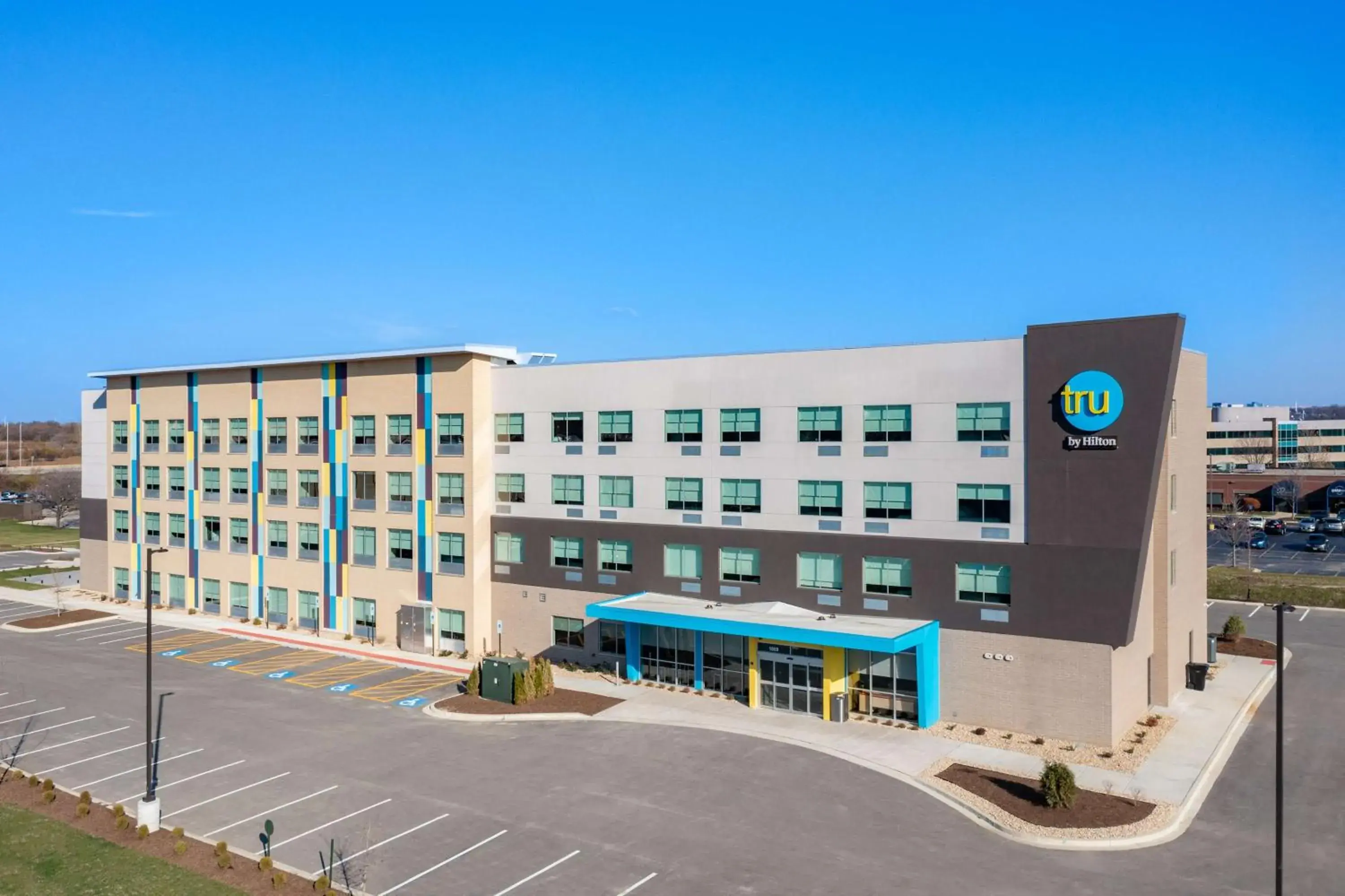 Property building in Tru By Hilton Naperville Chicago Property building in Tru By Hilton Naperville Chicago