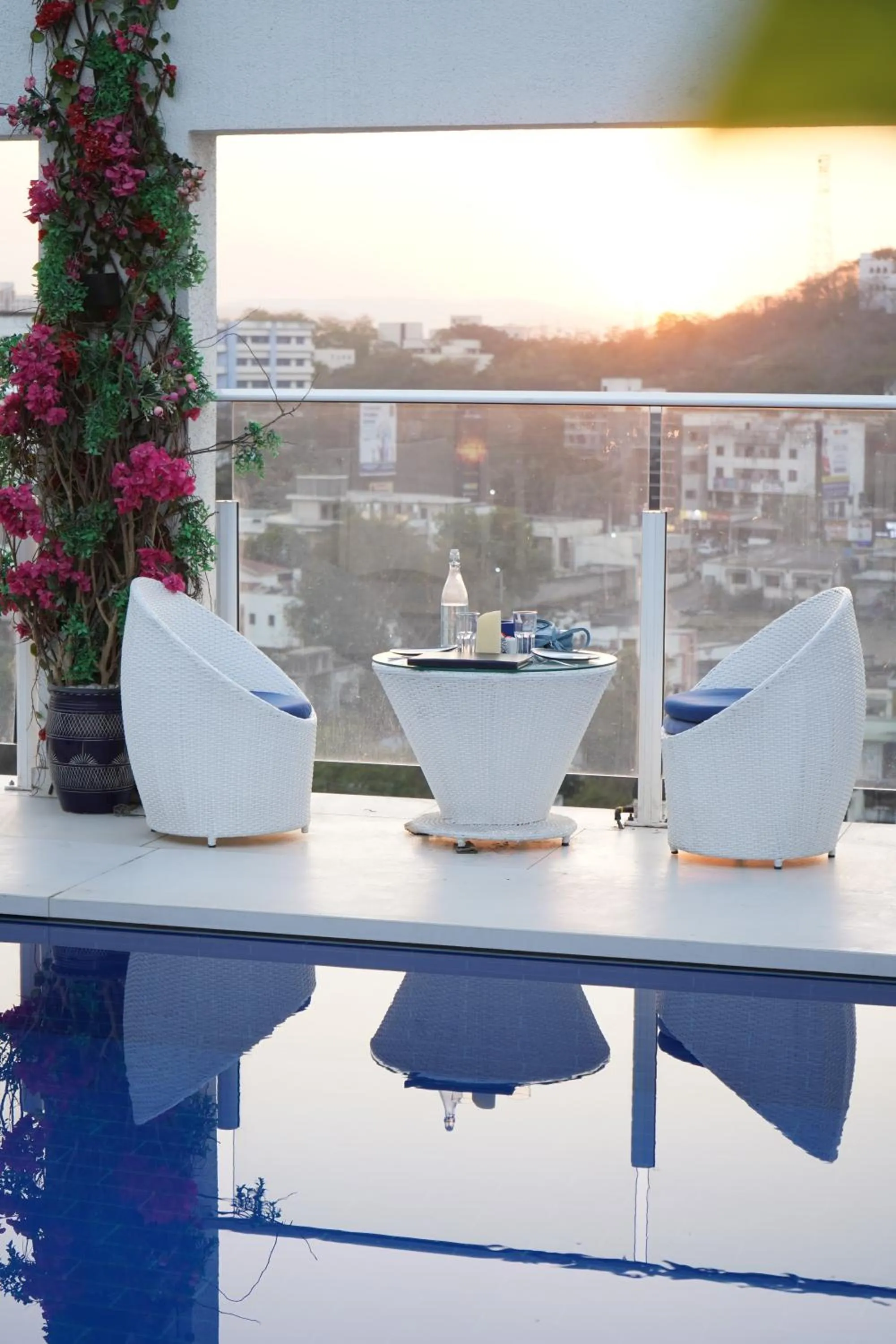 Restaurant/places to eat in Hilton Garden Inn Pune Hinjawadi