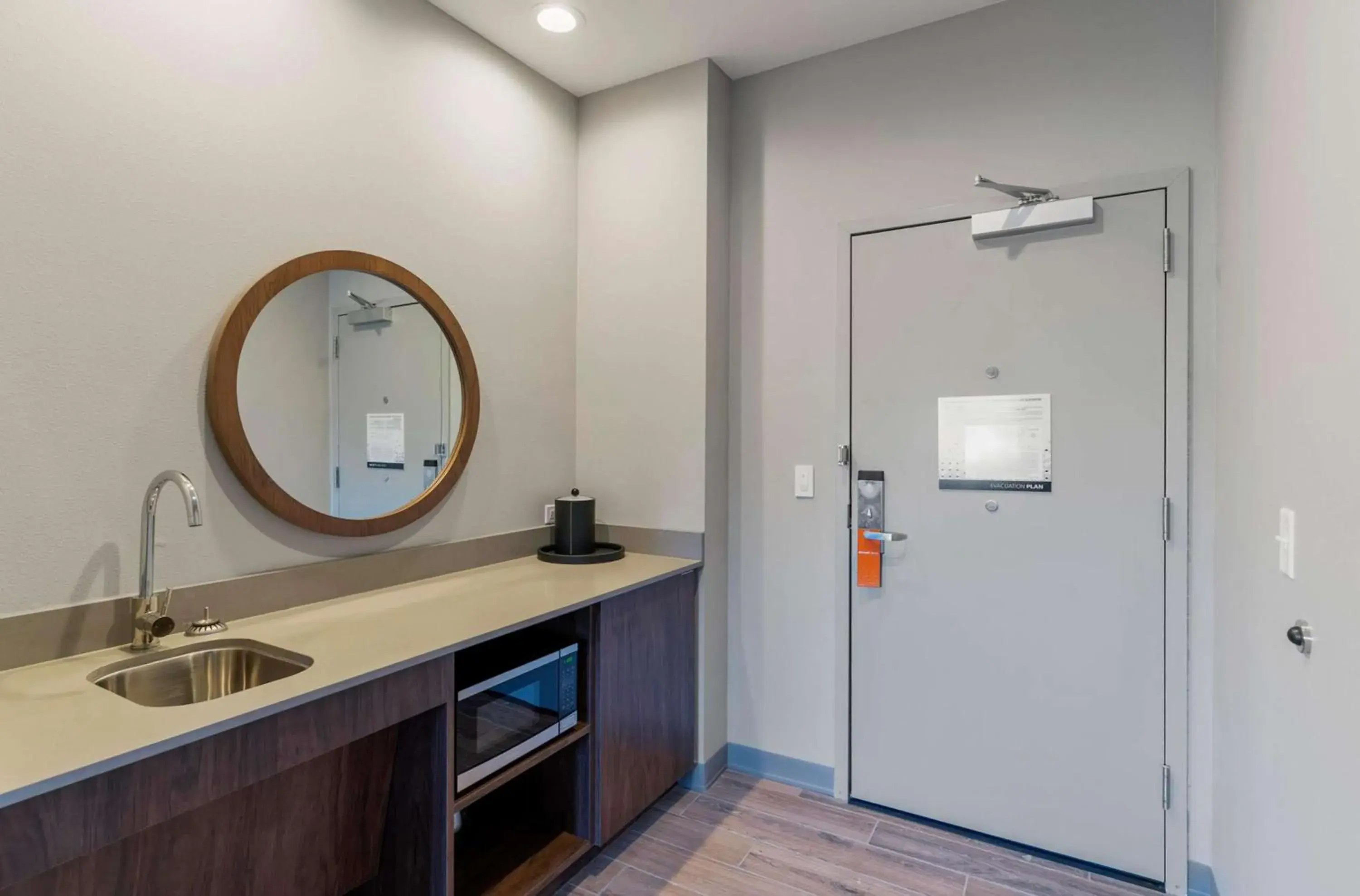 Photo of the whole room in Hampton Inn Colorado Springs Northeast Photo of the whole room in Hampton Inn Colorado Springs Northeast