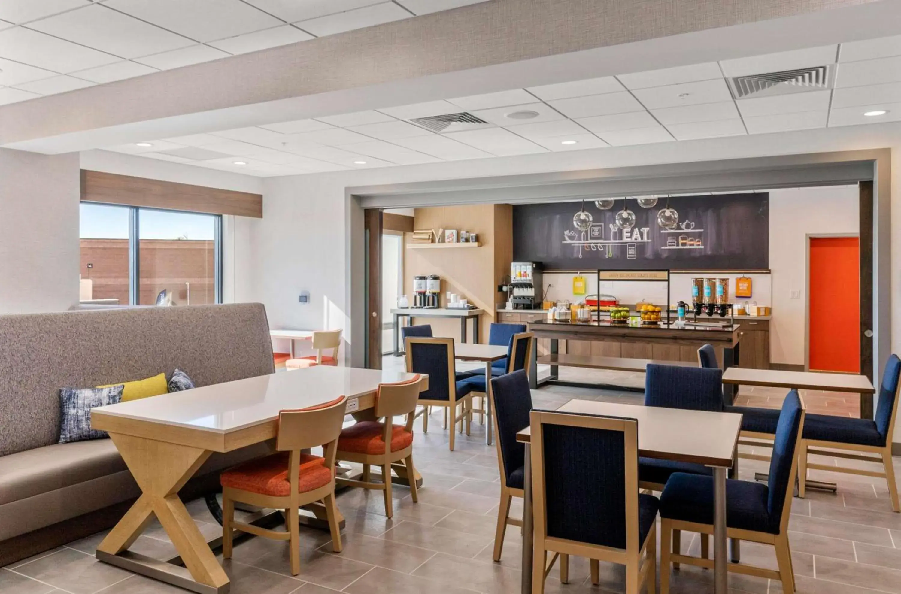 Breakfast in Hampton Inn Colorado Springs Northeast Breakfast in Hampton Inn Colorado Springs Northeast