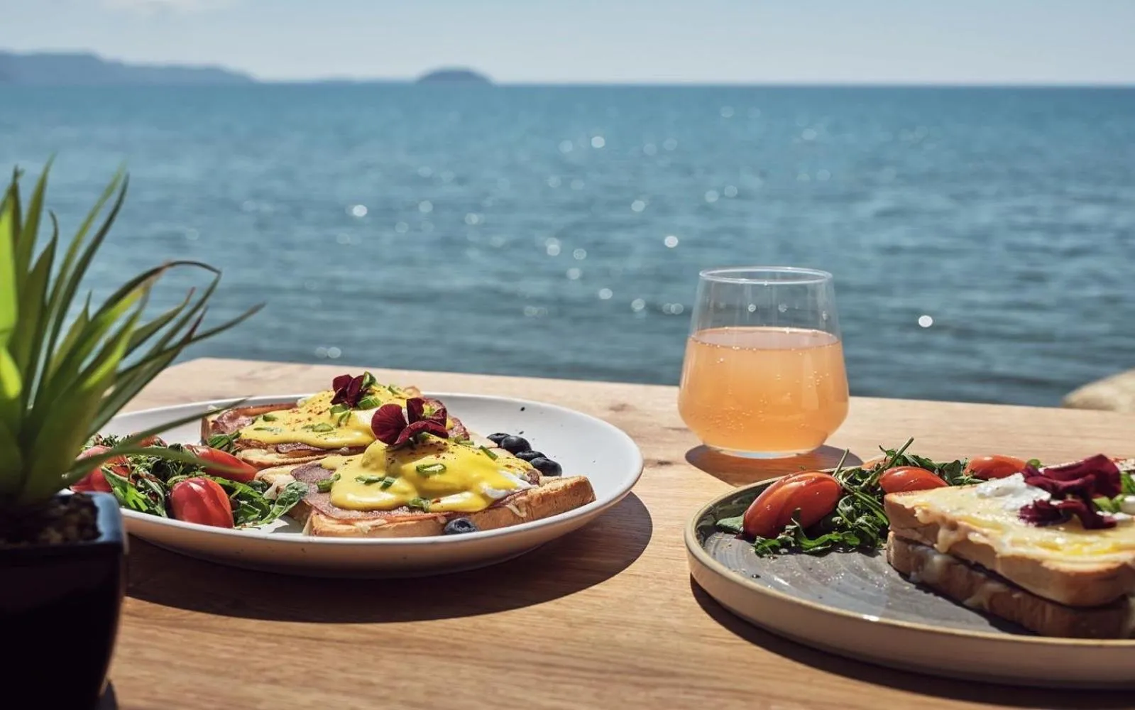 Breakfast in Sanpiero Island