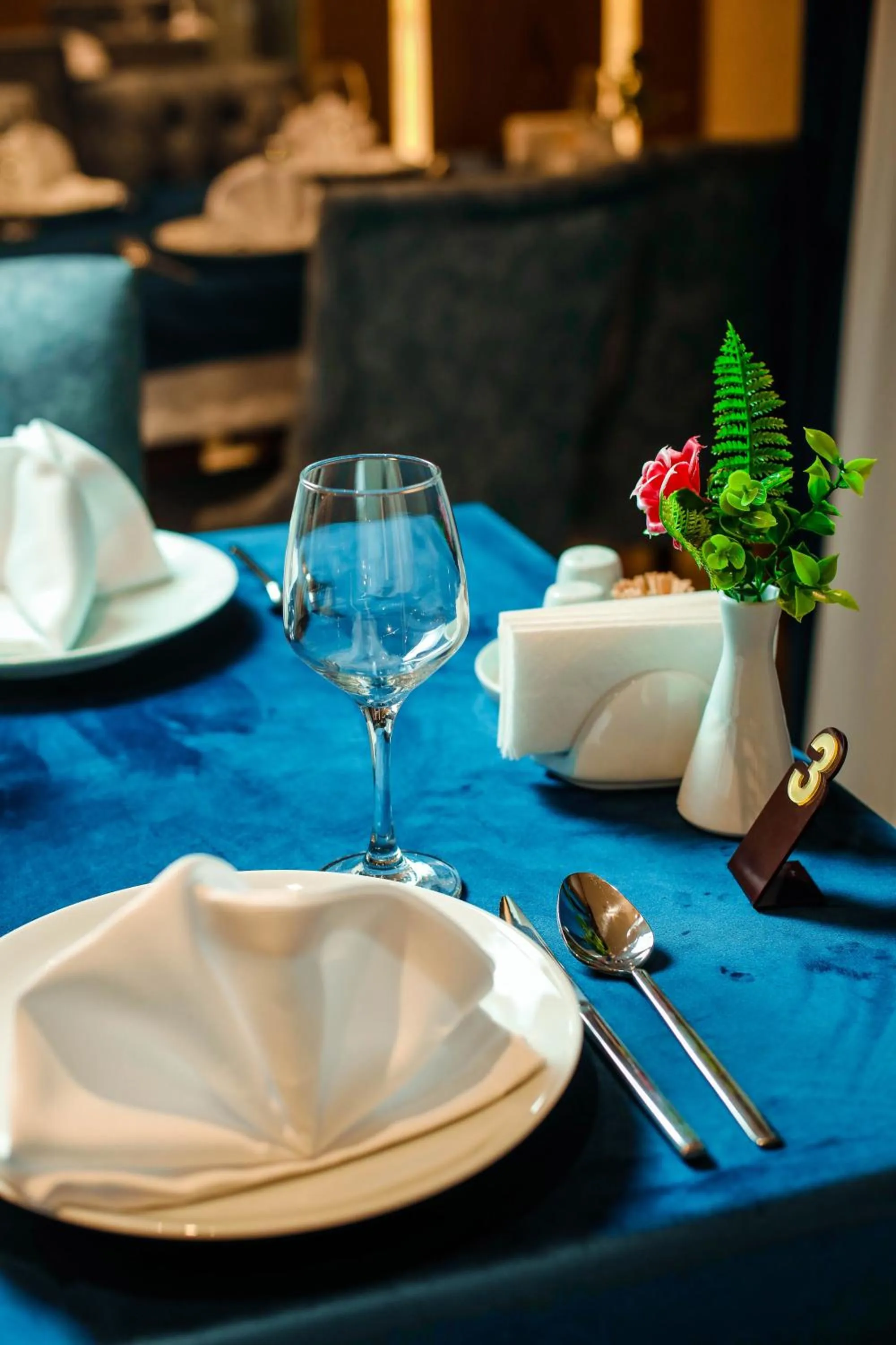 Restaurant/places to eat in Regal Inn Badamdar Hotel