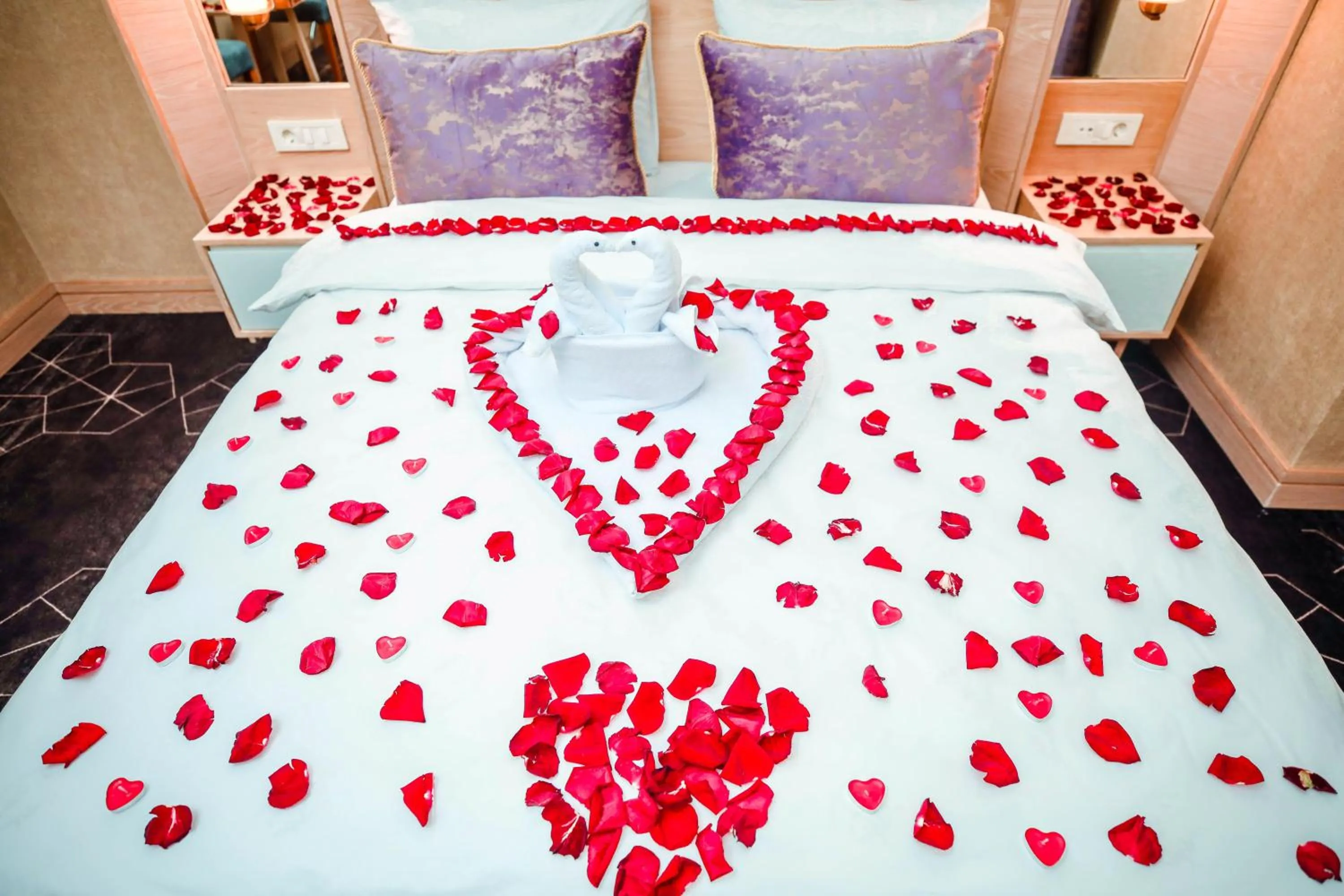 Bed in Regal Inn Badamdar Hotel