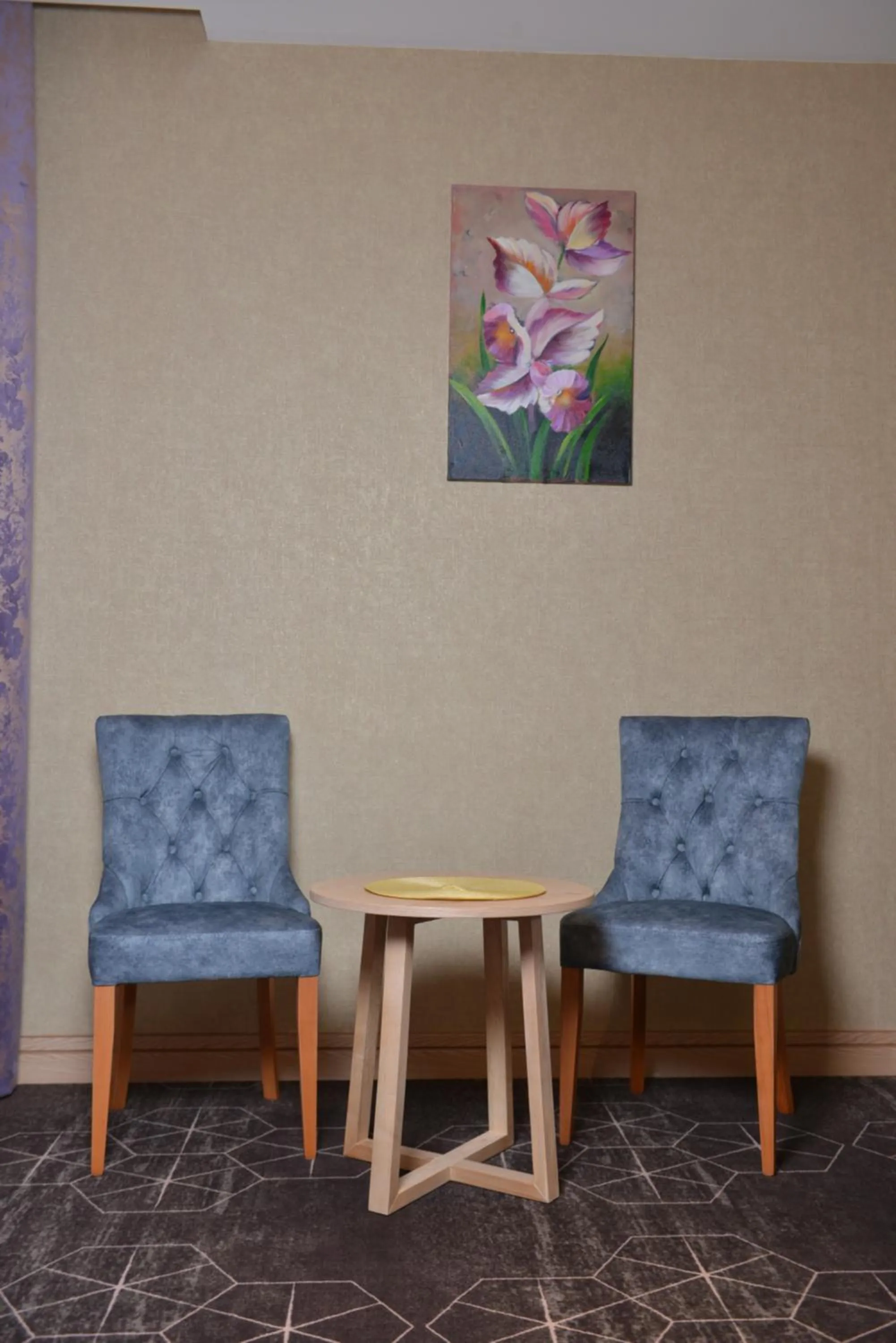 Living room in Regal Inn Badamdar Hotel