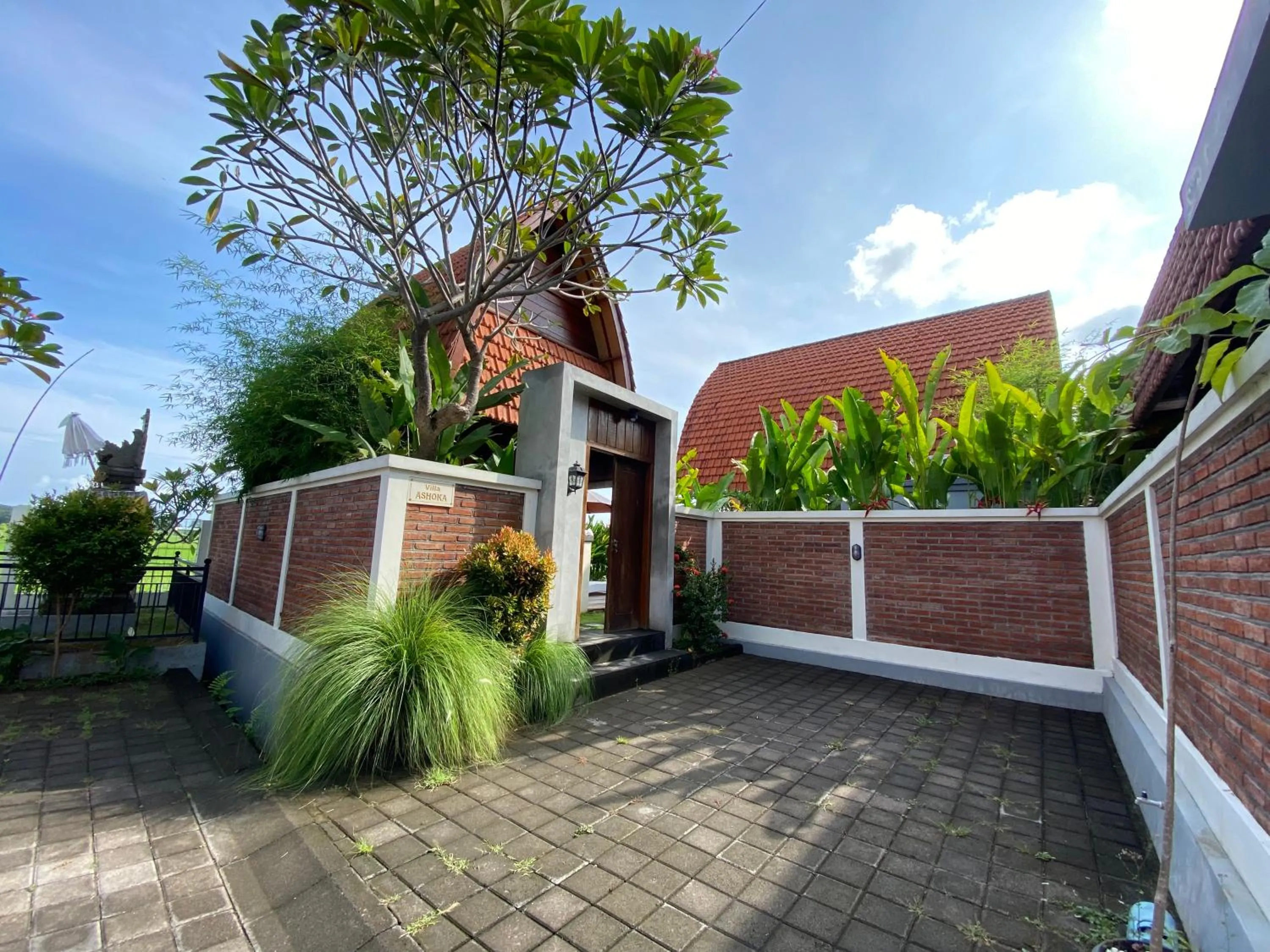 Bhumi Lovina Residence & Villa