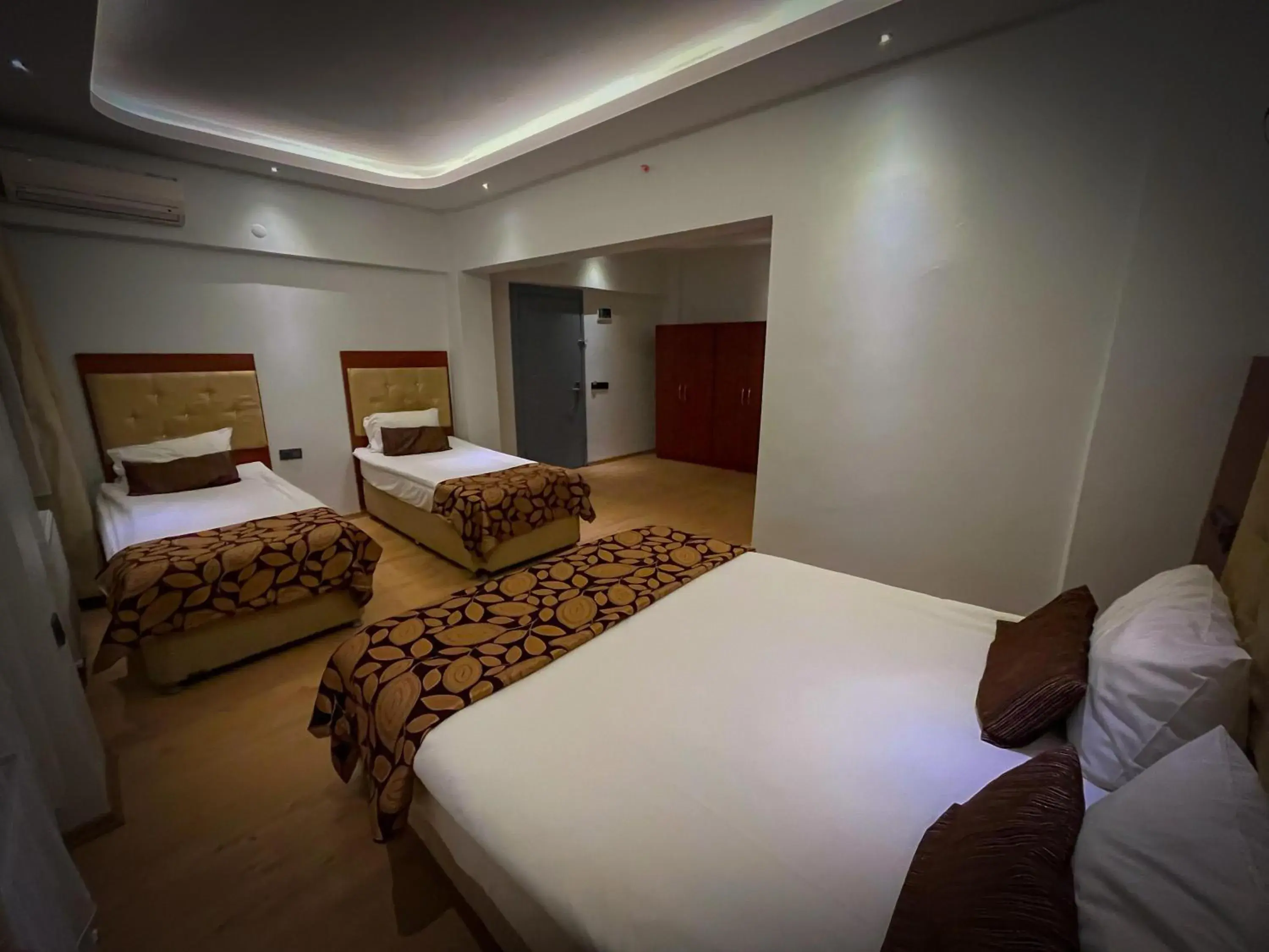 Photo of the whole room, Bed in Ankara Santral Otel Photo of the whole room, Bed in Ankara Santral Otel