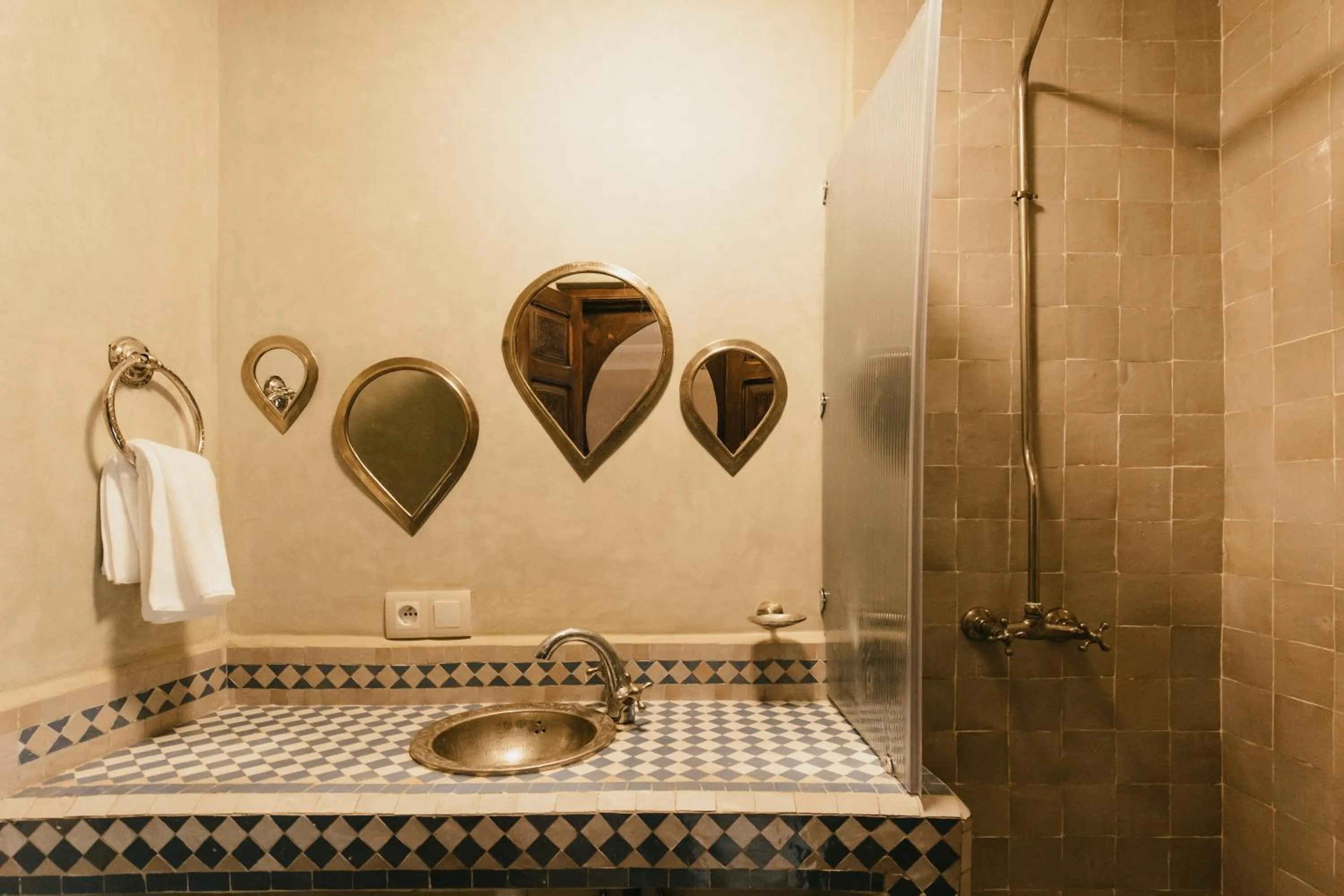 Bathroom in L'Emeraude de la Médina