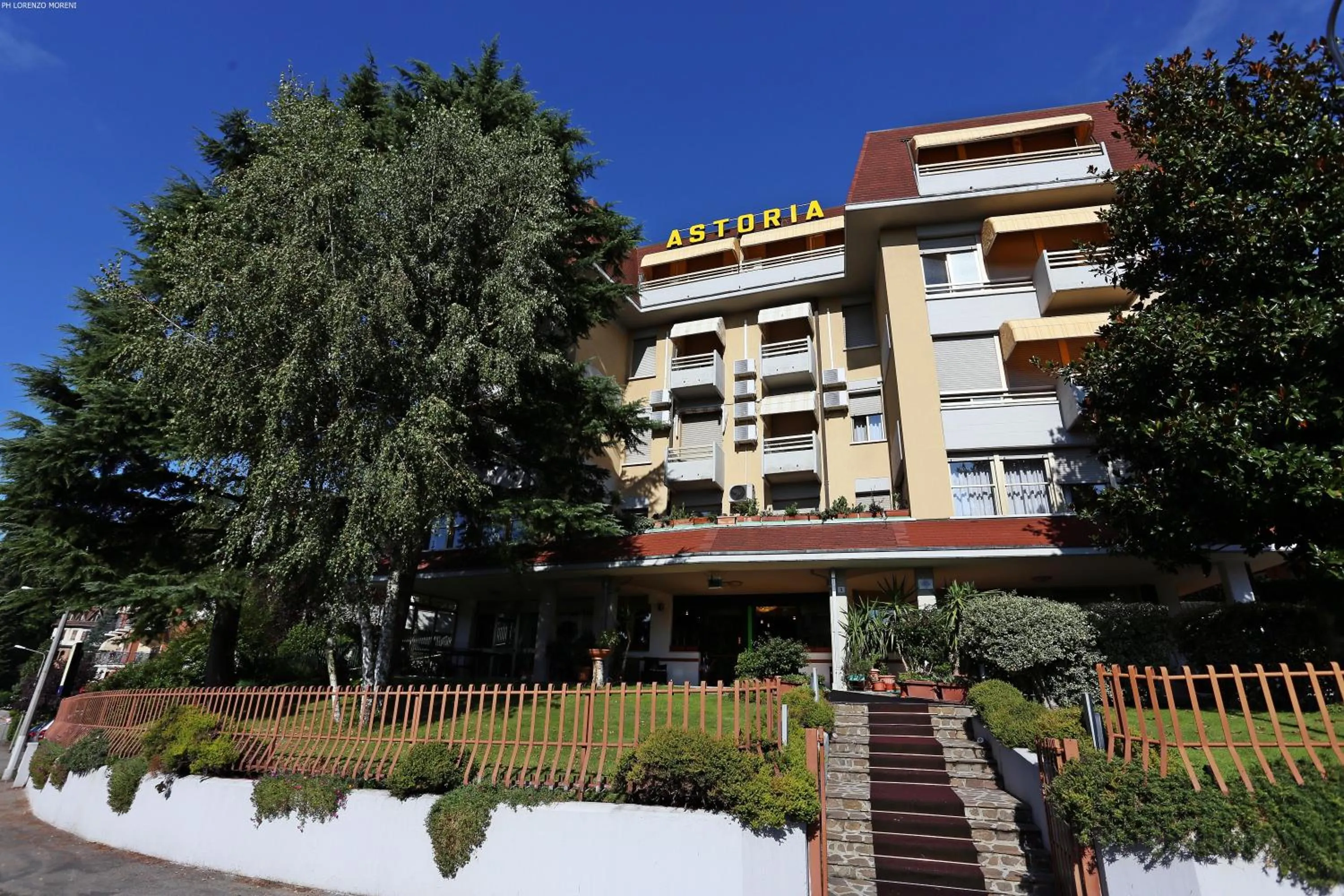 Facade/entrance in Hotel Astoria