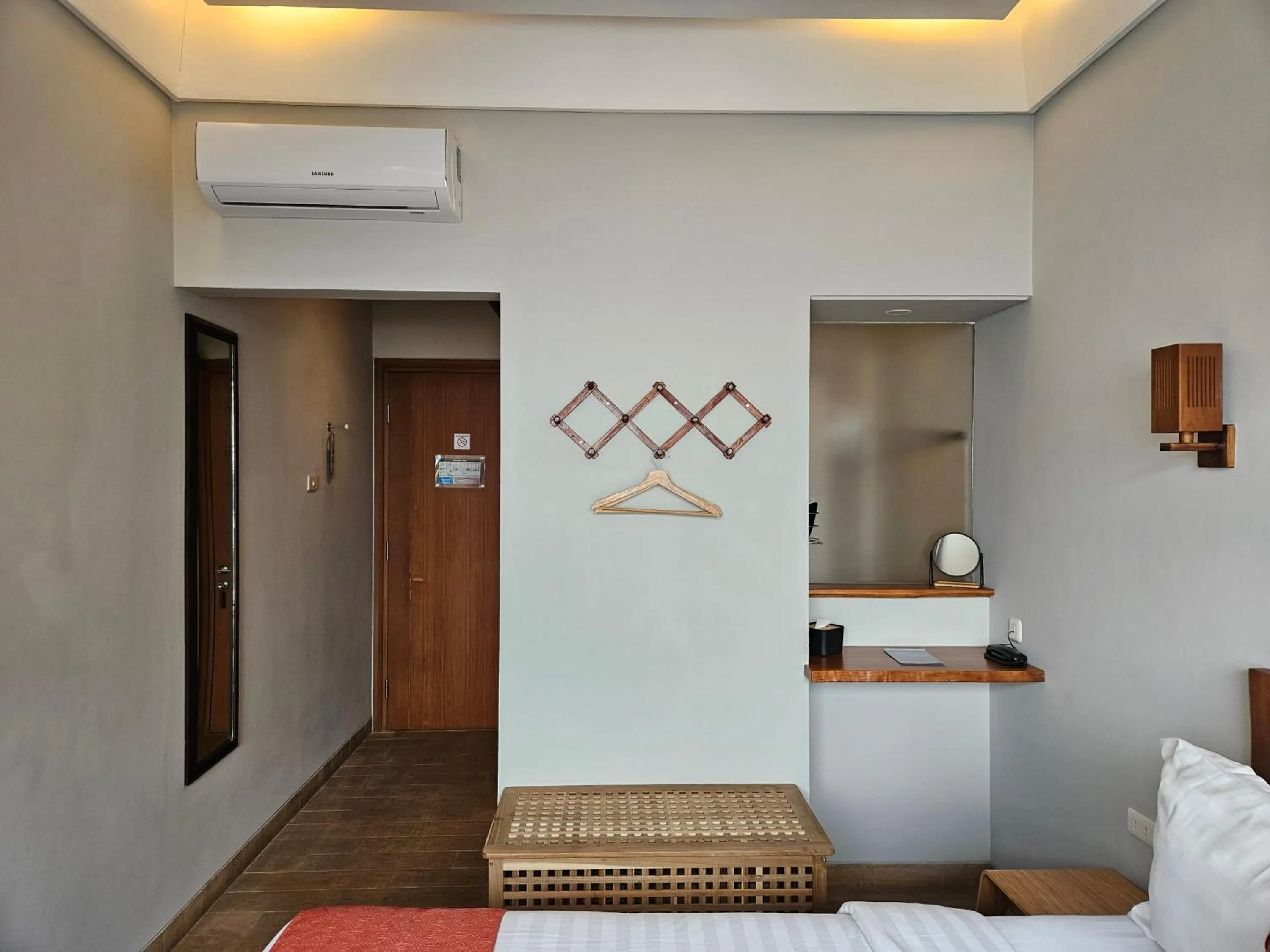 Bedroom, Bed in Damar Toba