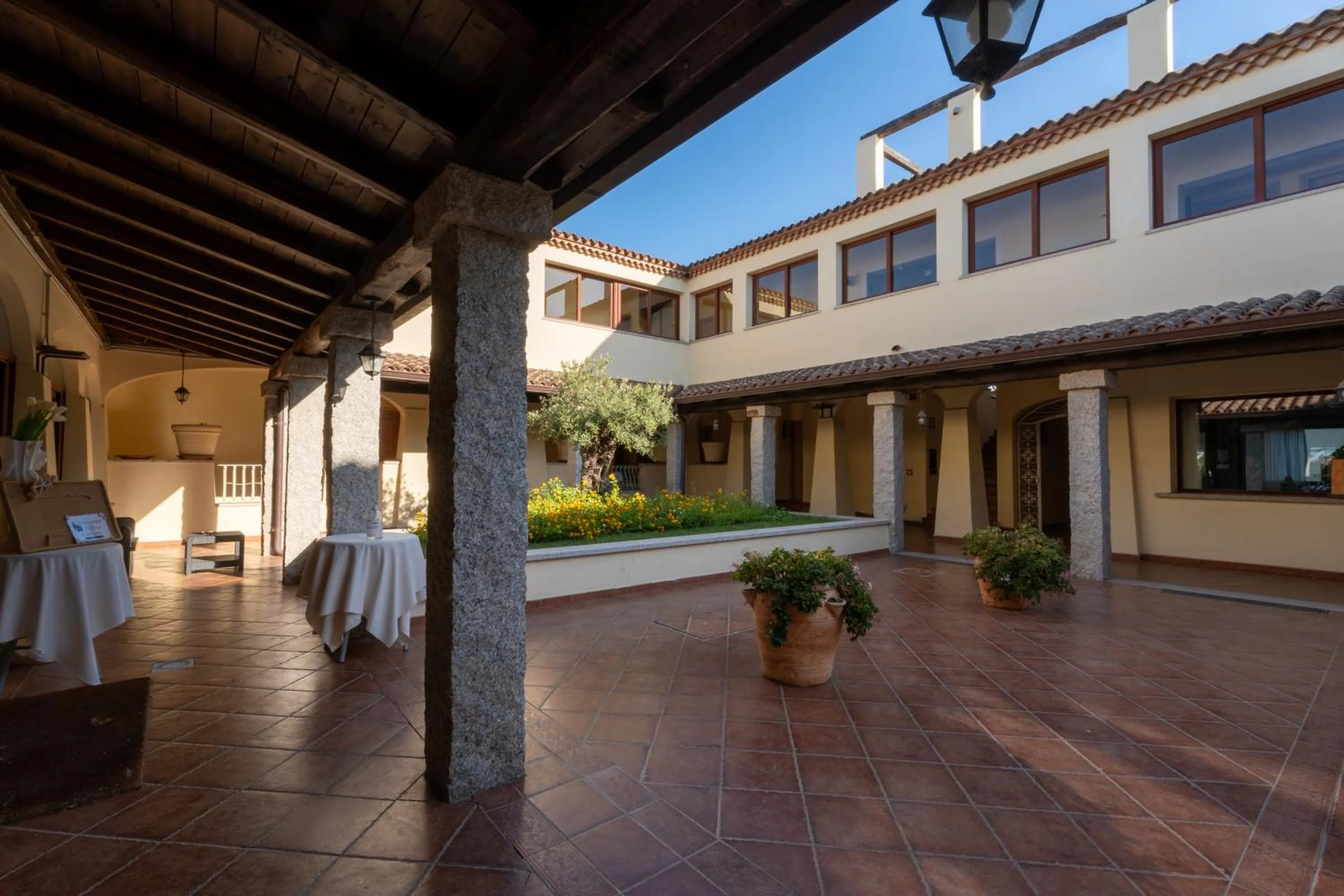 Patio in Hotel Sa Pedra