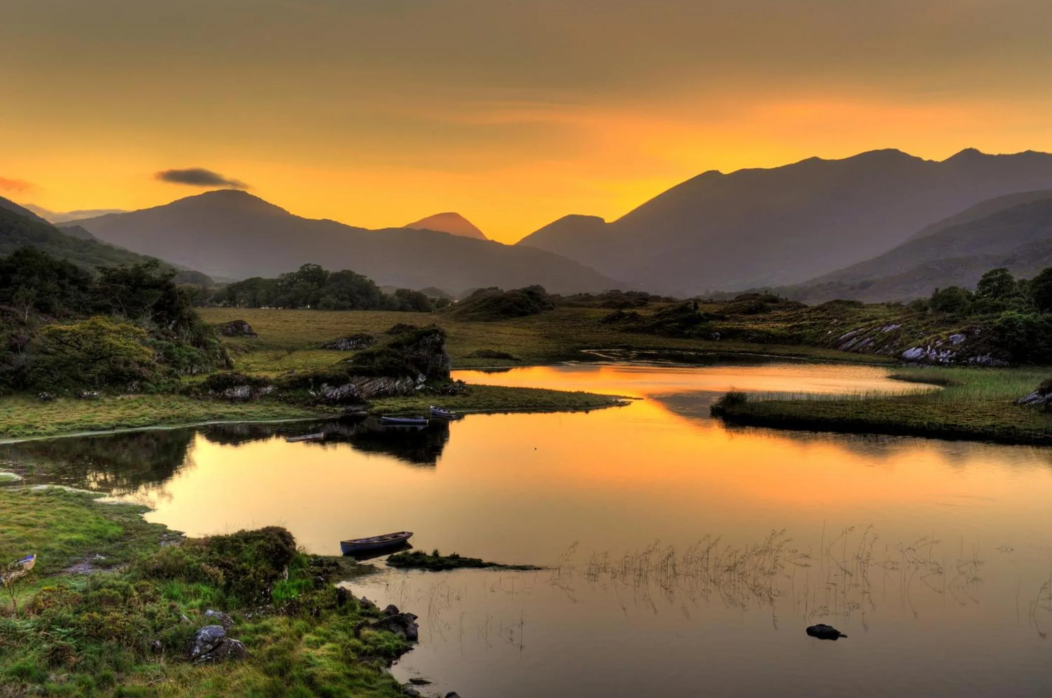 Hiking in Killarney Flesk River Apartments
