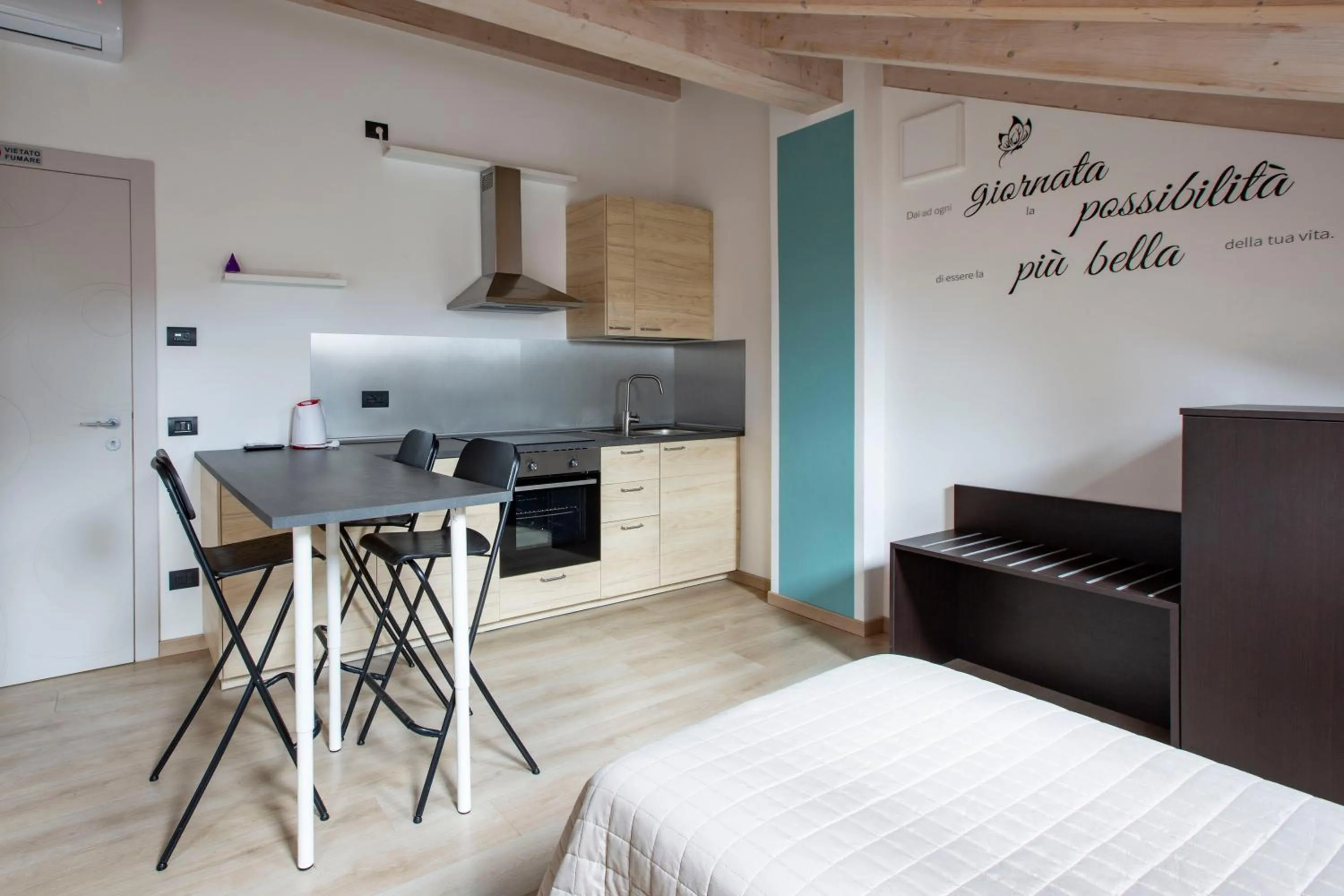 Kitchen or kitchenette in Il B&B di PIAZZA MOTTA