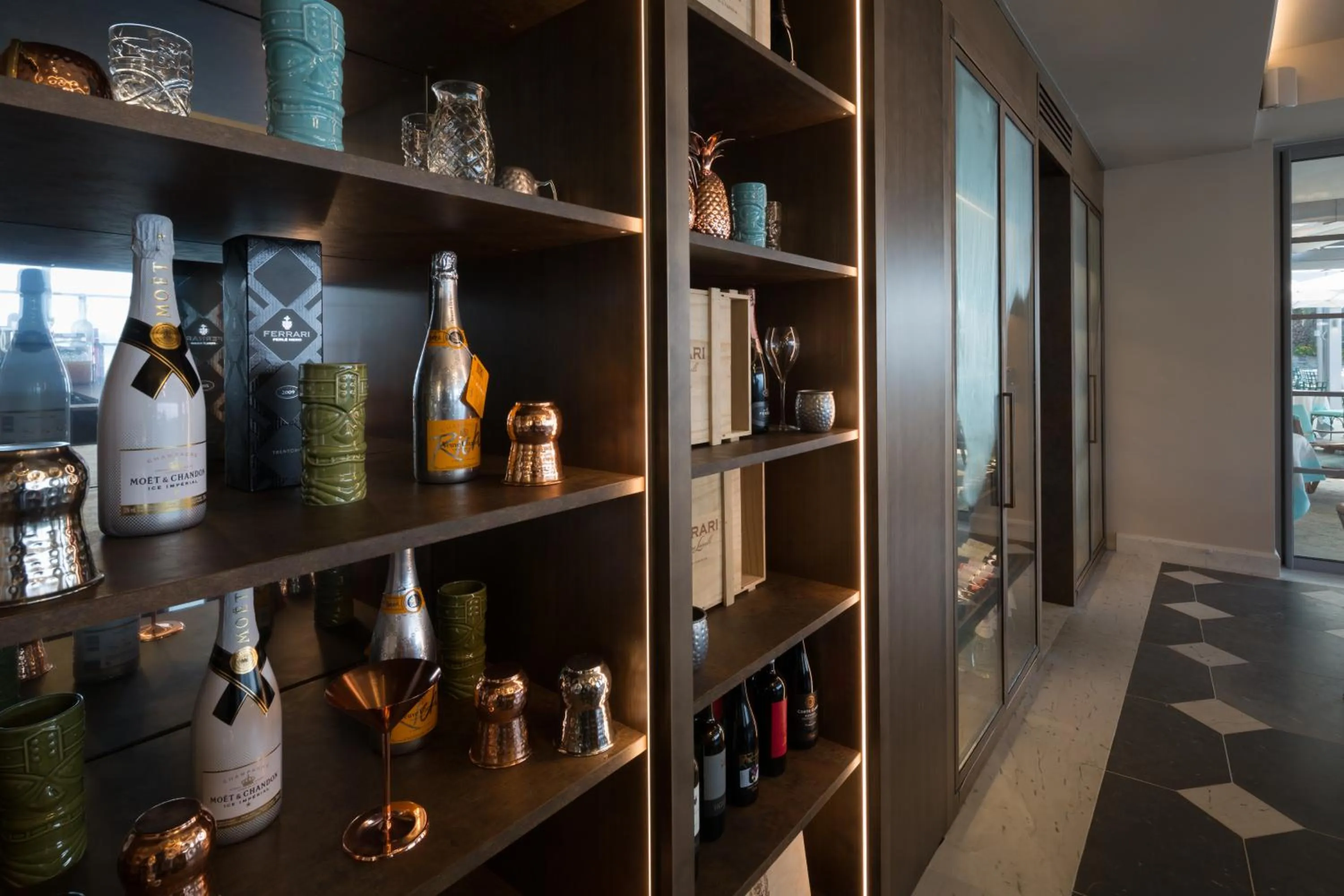 Restaurant/places to eat in Imperiale Palace Hotel