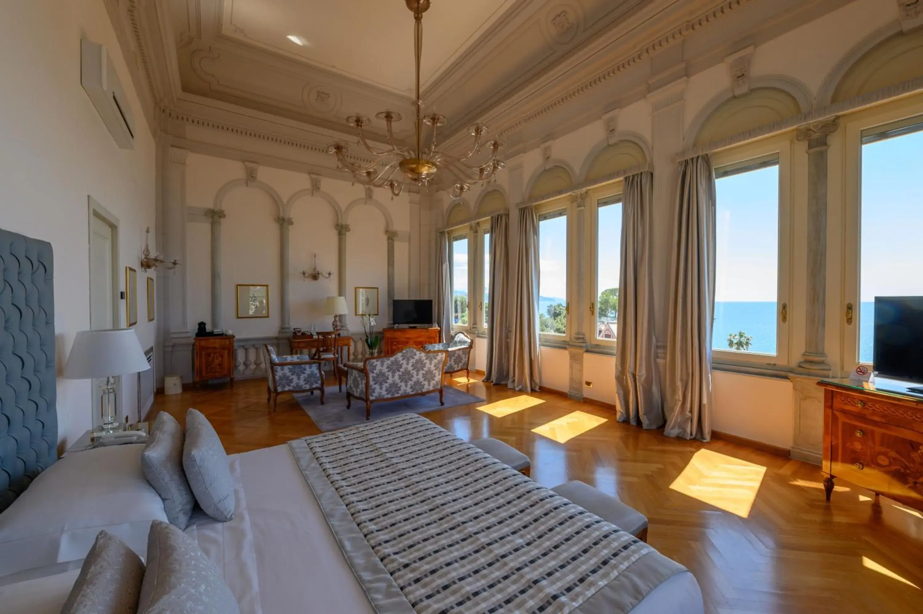 Tower Suite in Imperiale Palace Hotel Tower Suite in Imperiale Palace Hotel