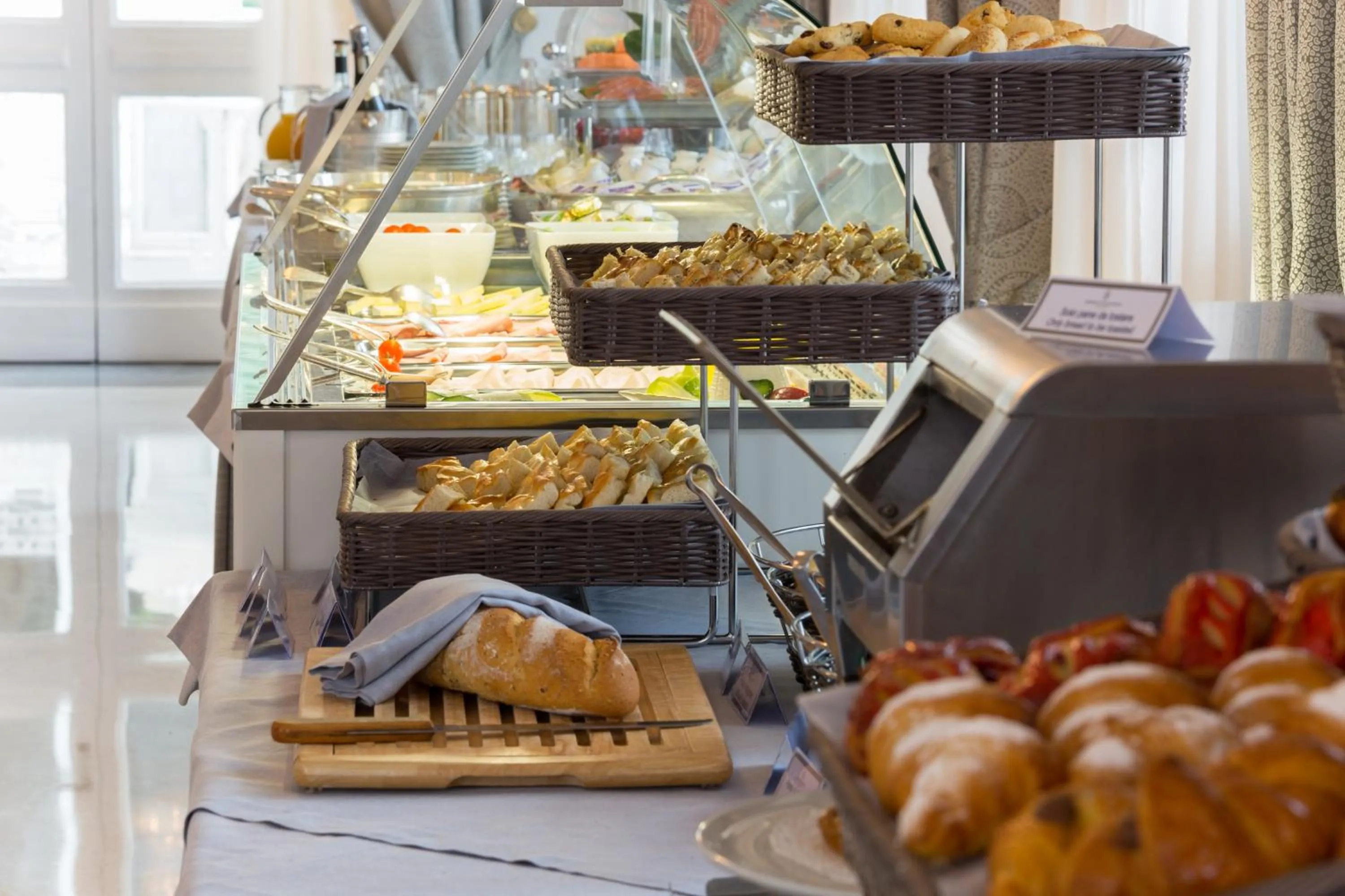 Continental breakfast in Imperiale Palace Hotel
