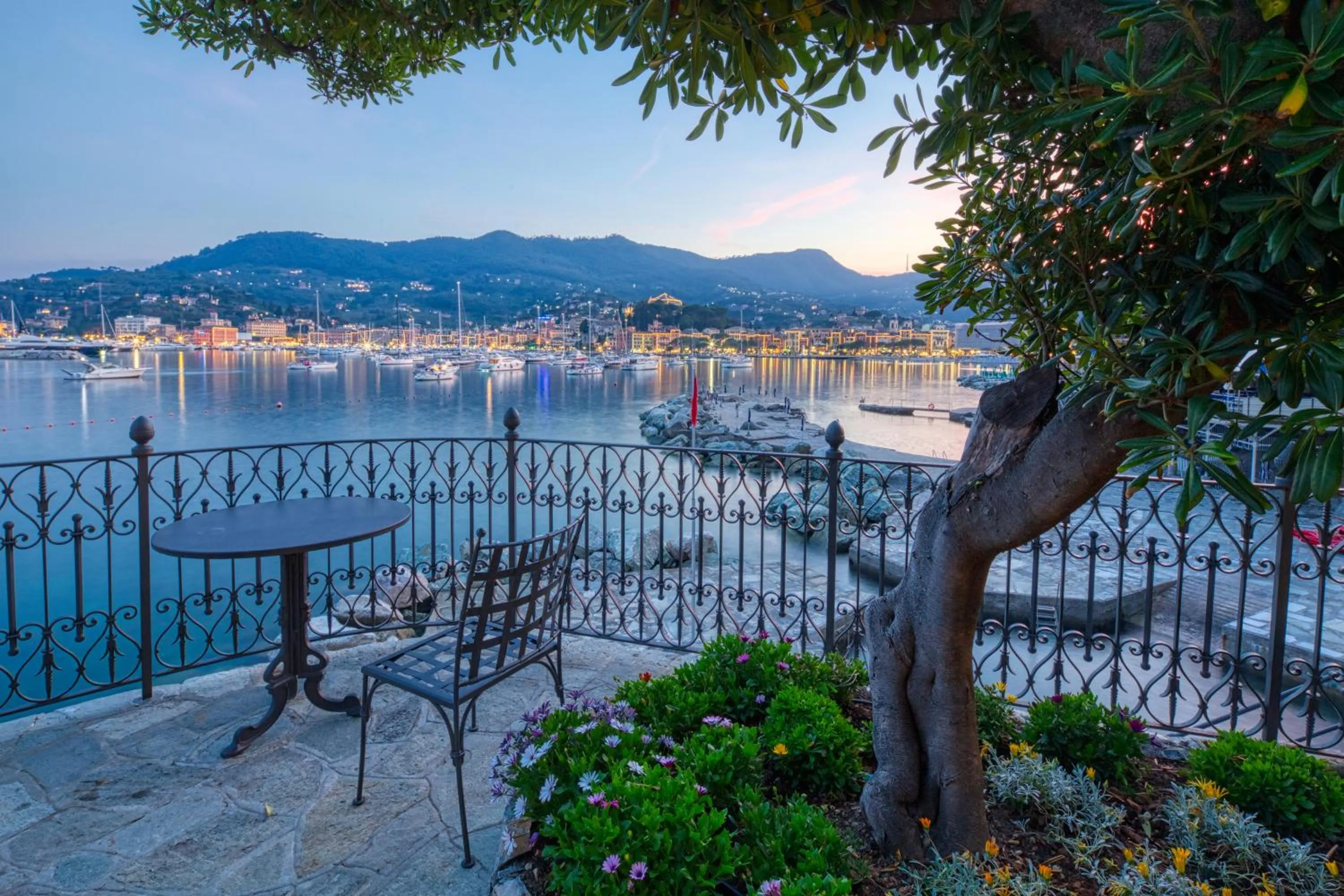 Restaurant/places to eat in Imperiale Palace Hotel